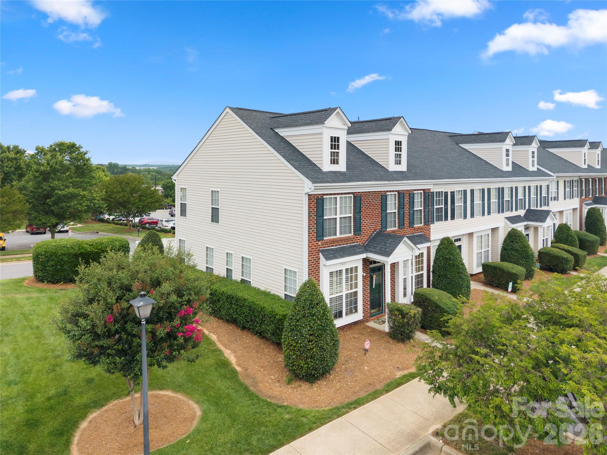 7641 Bluff Point Lane — Denver