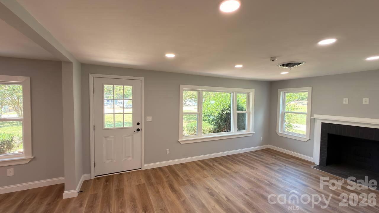 4604 Old Hickory Road — Lancaster