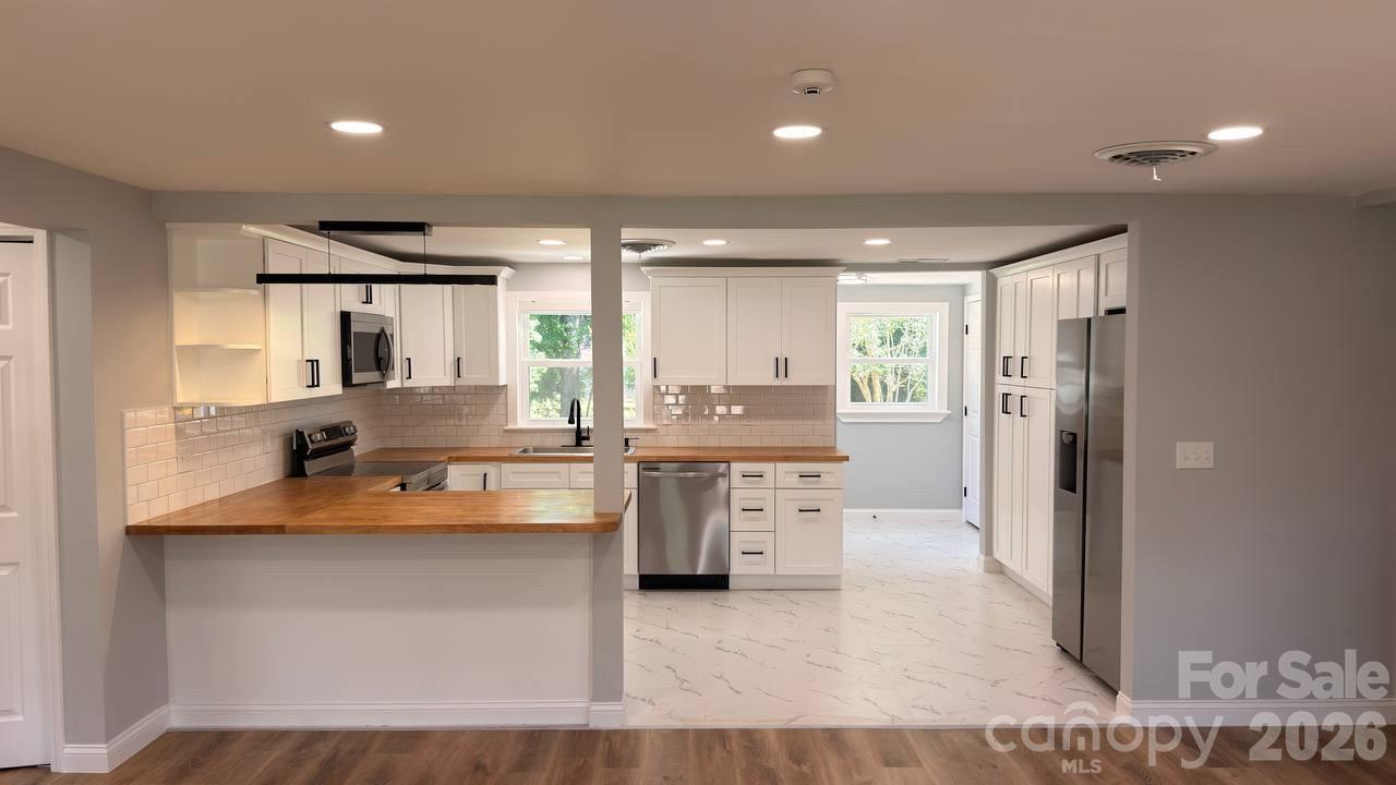 4604 Old Hickory Road — Lancaster