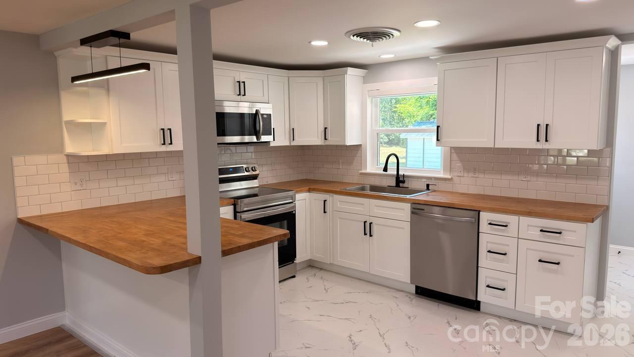 4604 Old Hickory Road — Lancaster
