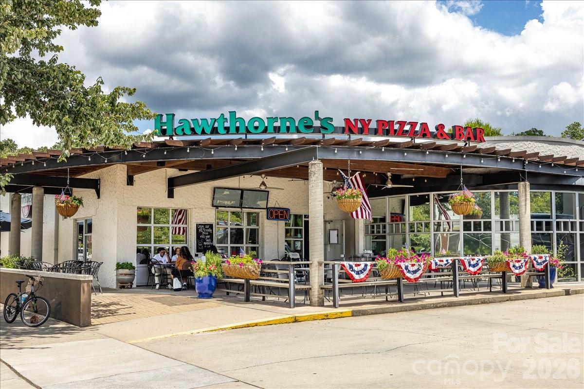 524 Hawthorne Lane #9 — Charlotte