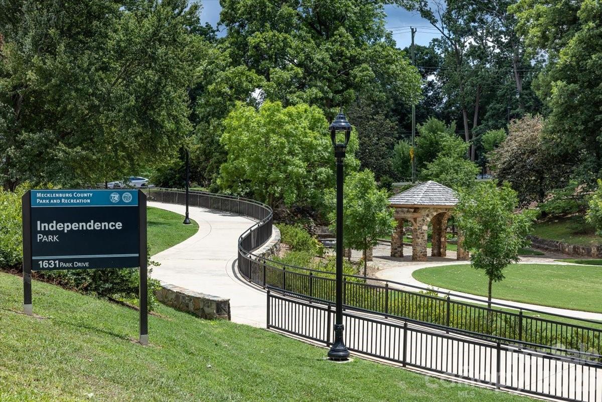 524 Hawthorne Lane #9 — Charlotte