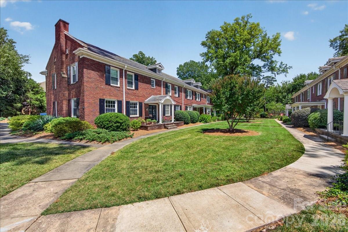 524 Hawthorne Lane #9 — Charlotte