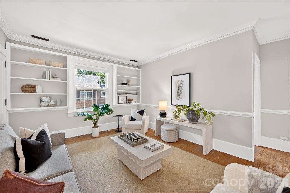524 Hawthorne Lane #9 — Charlotte
