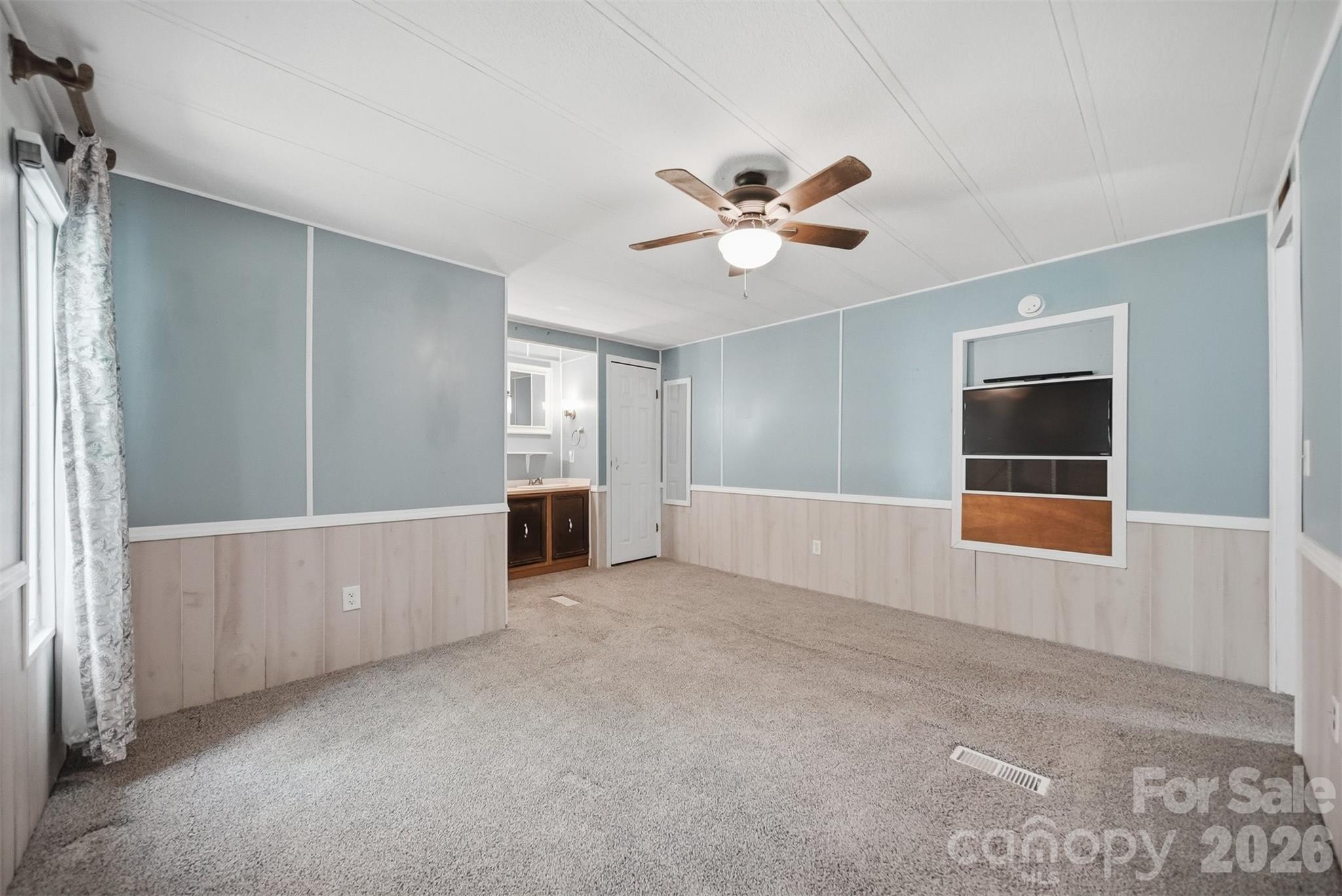 5404 B J Drive — Conover