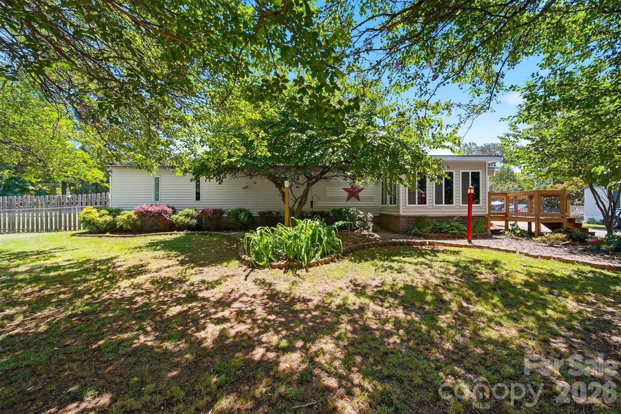 5404 B J Drive — Conover