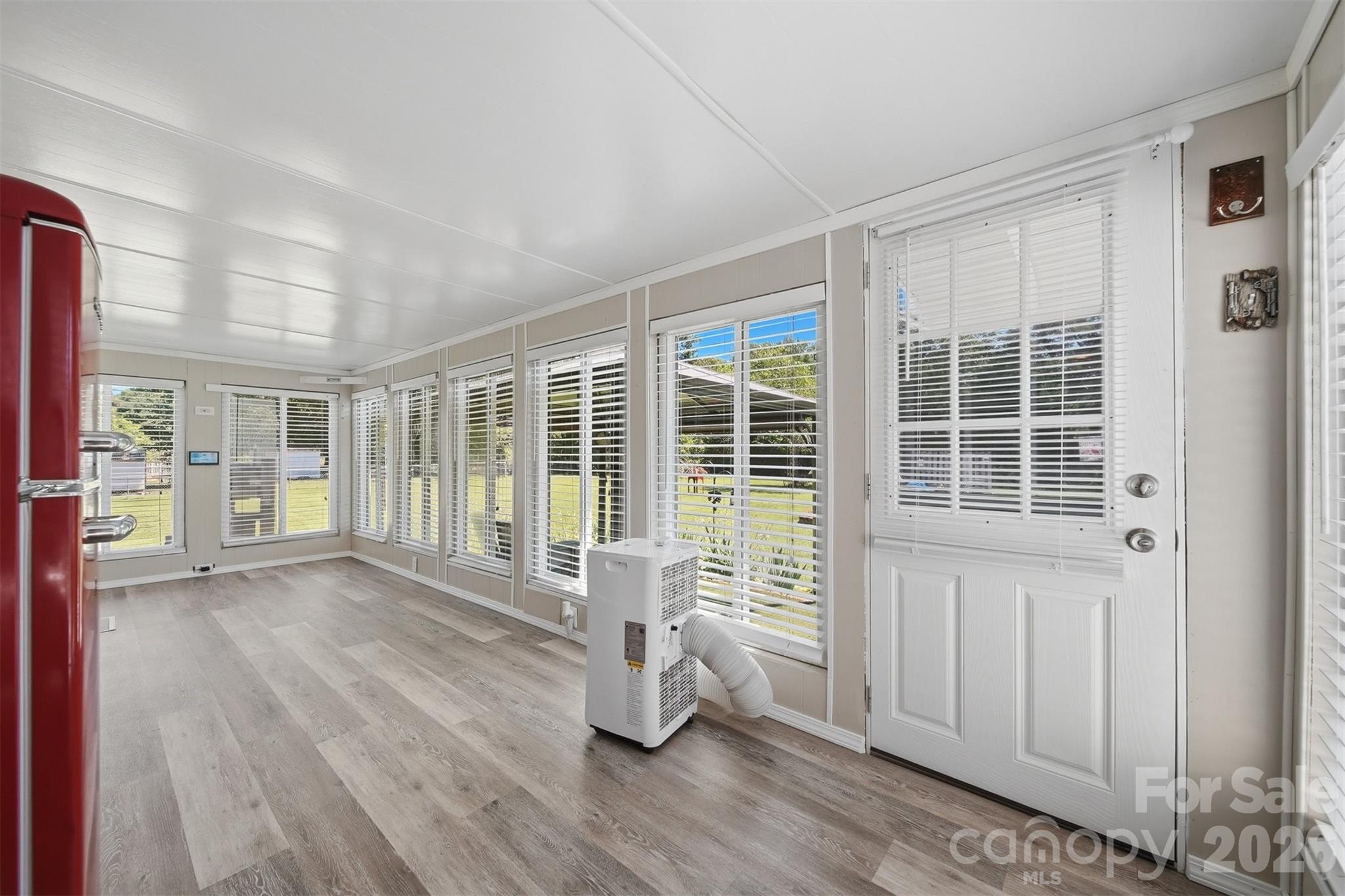 5404 B J Drive — Conover