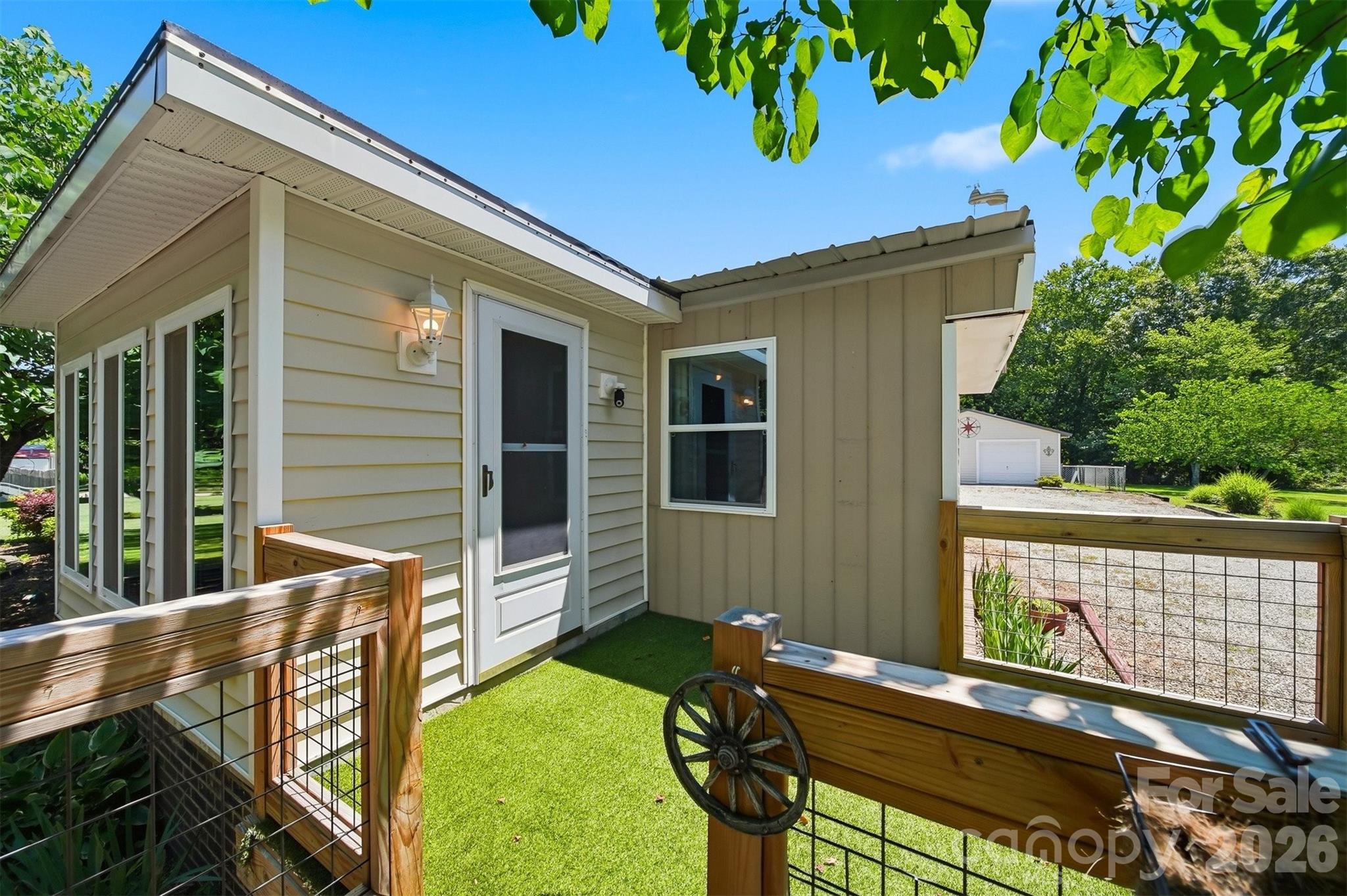 5404 B J Drive — Conover