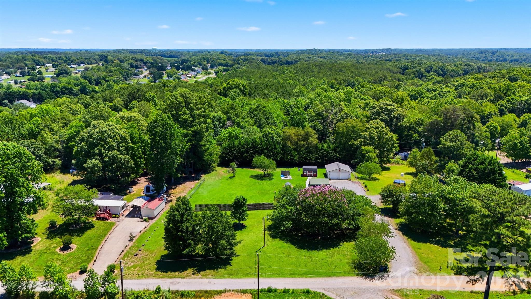 5404 B J Drive — Conover