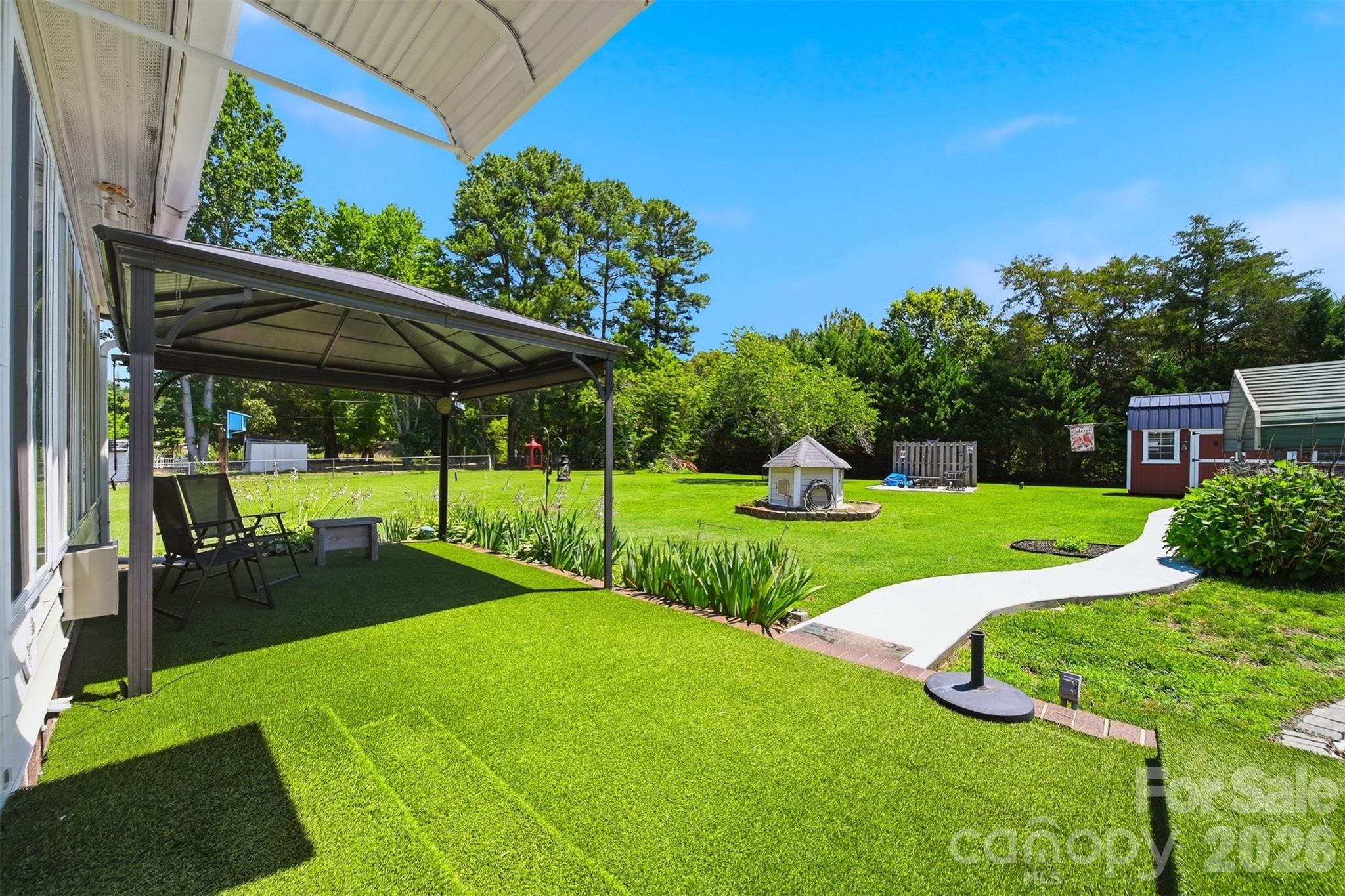 5404 B J Drive — Conover