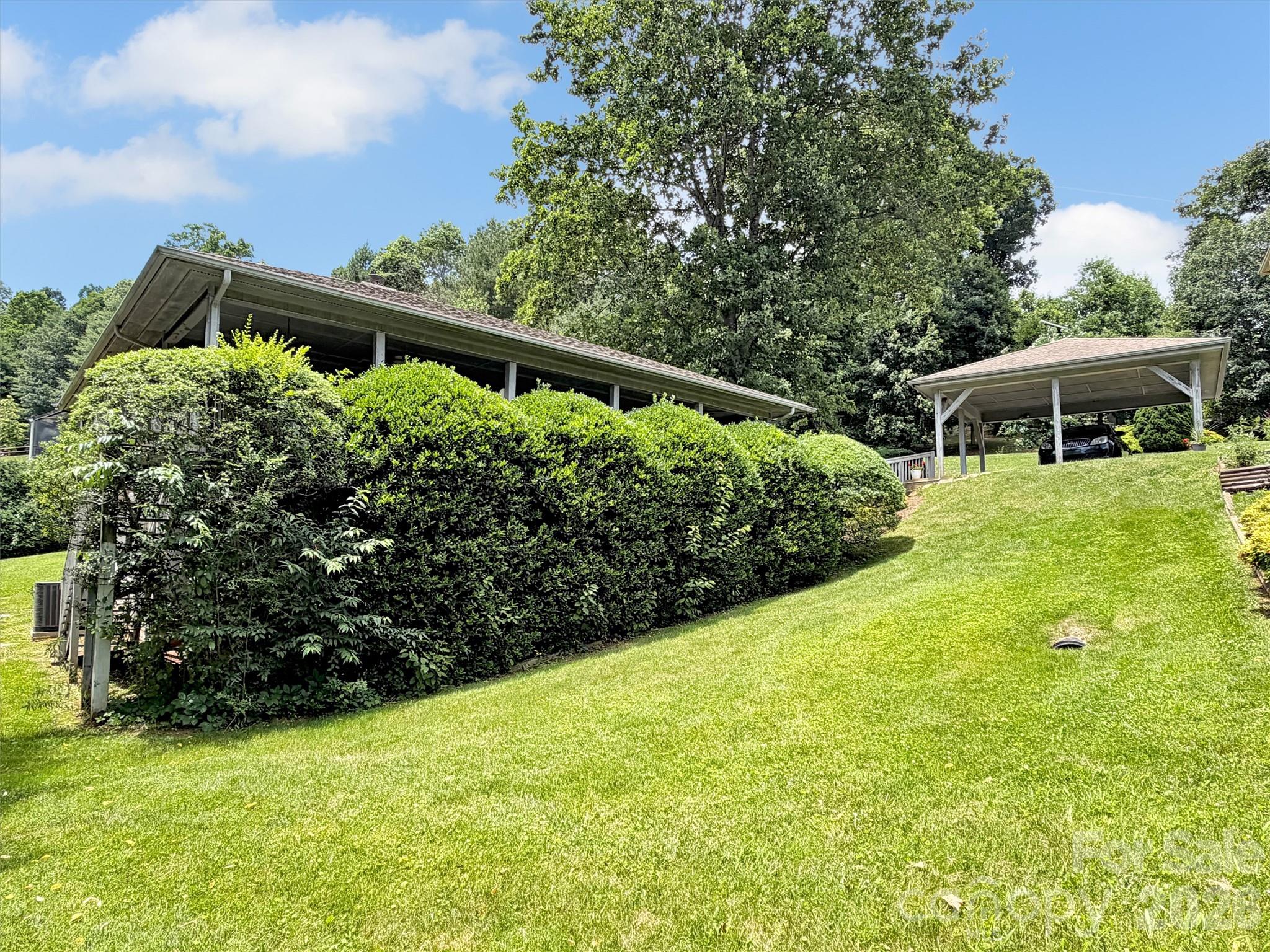 35 Talon Court — Waynesville