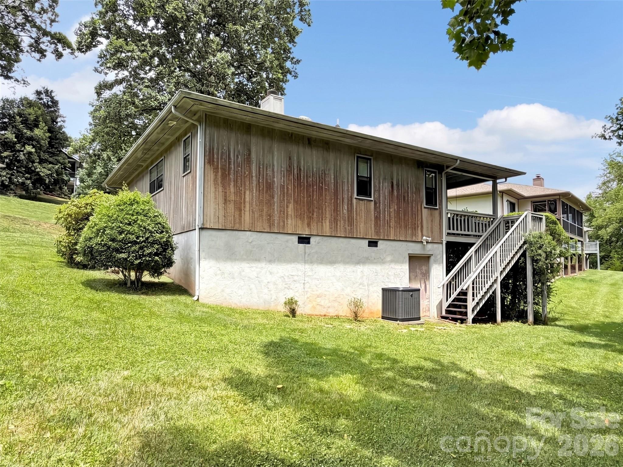 35 Talon Court — Waynesville