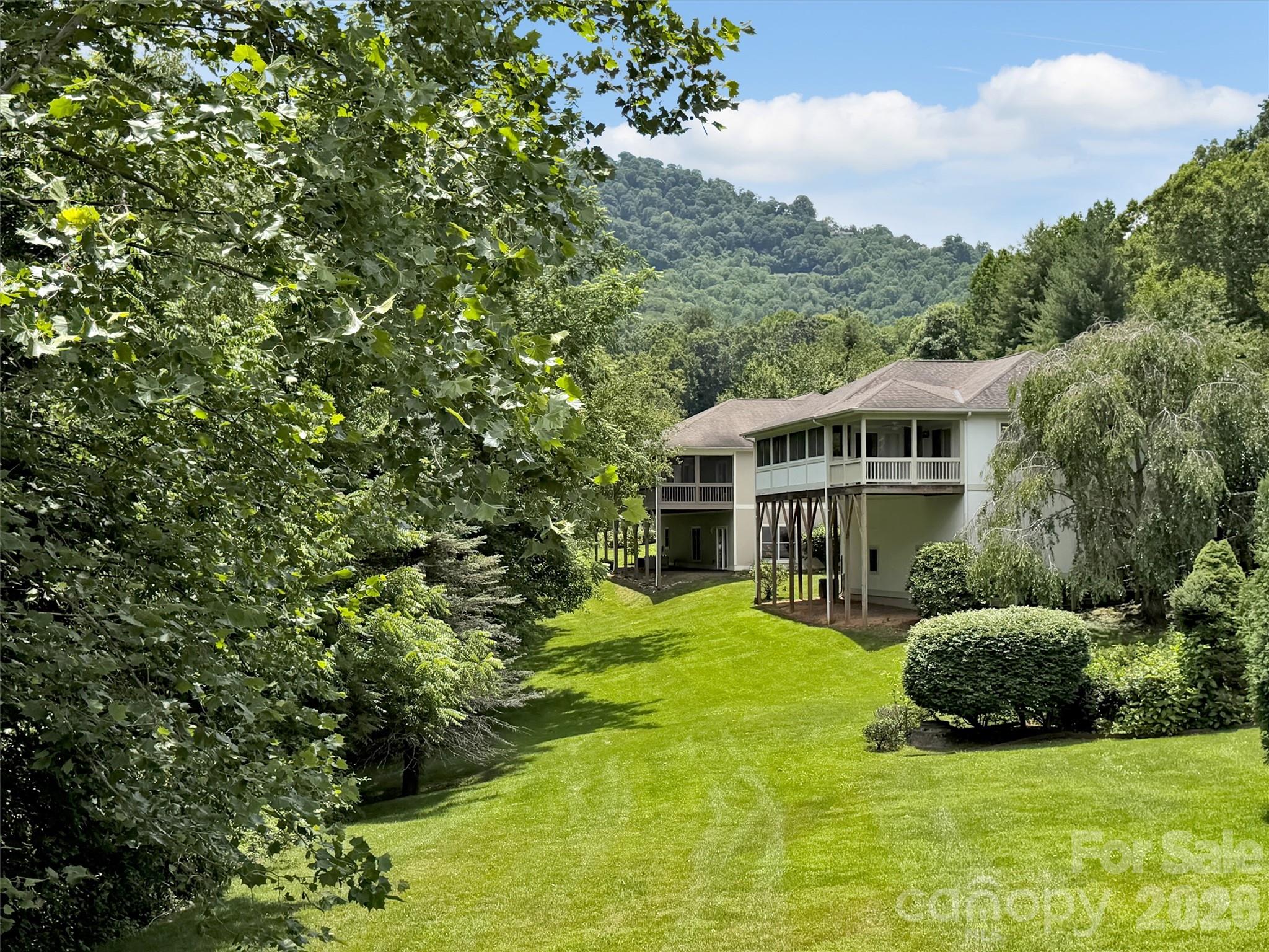 35 Talon Court — Waynesville