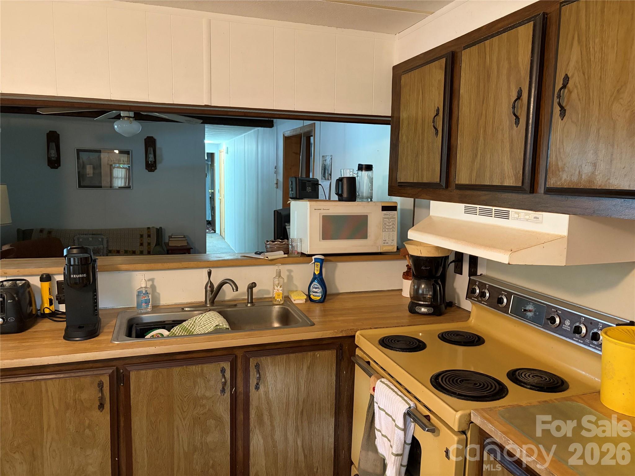 42 Country Meadows Road — Burnsville