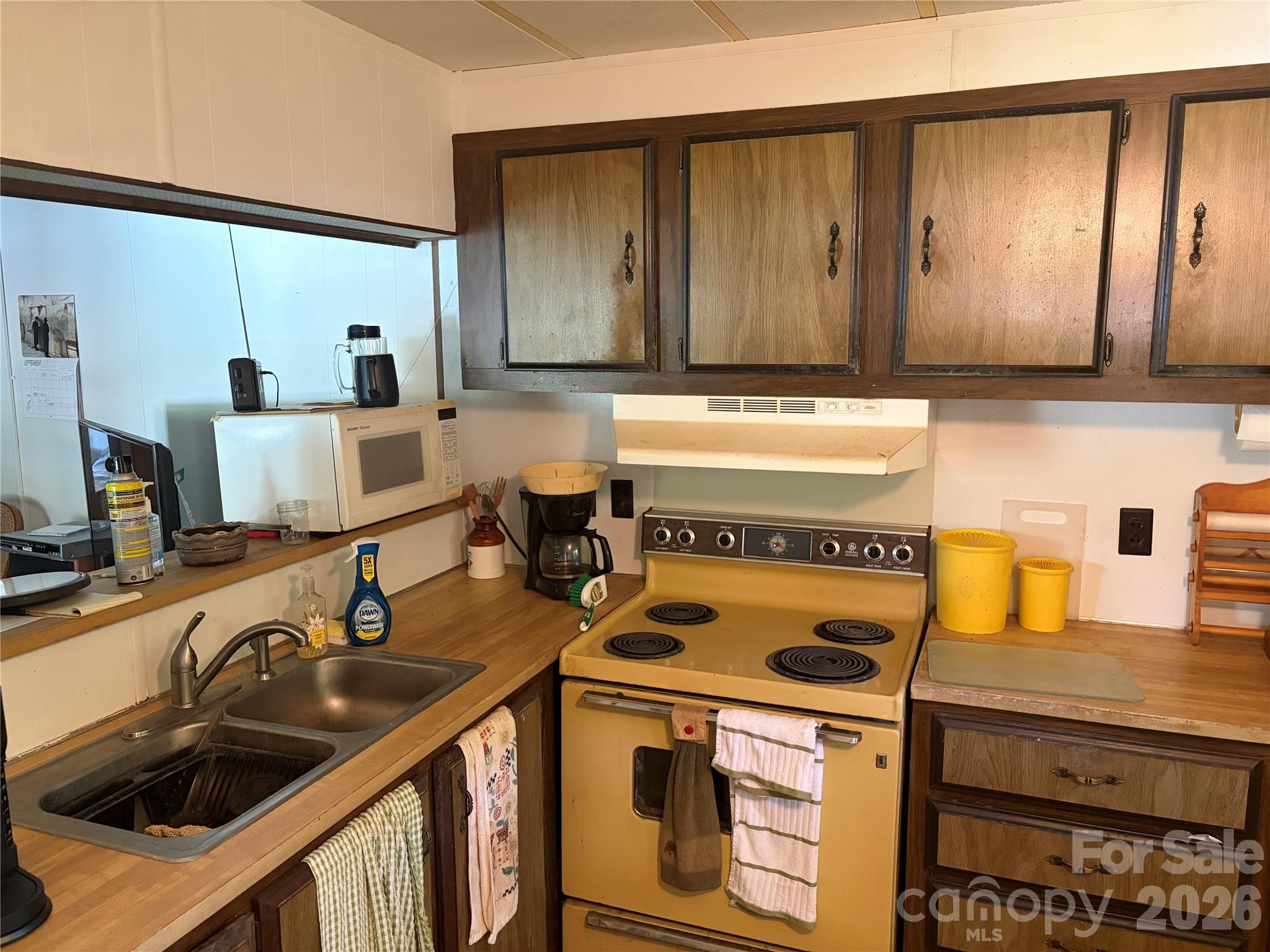 42 Country Meadows Road — Burnsville