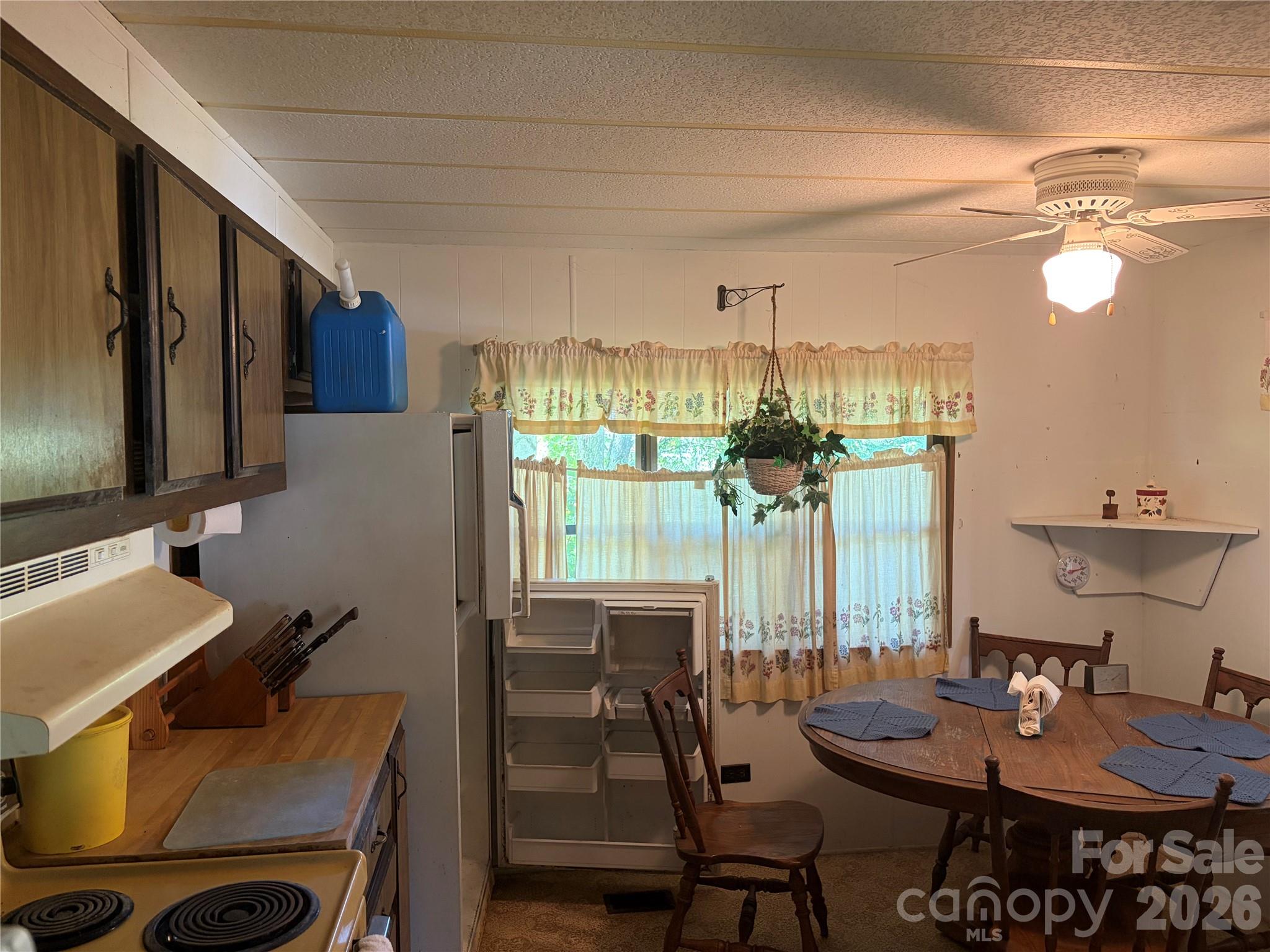 42 Country Meadows Road — Burnsville