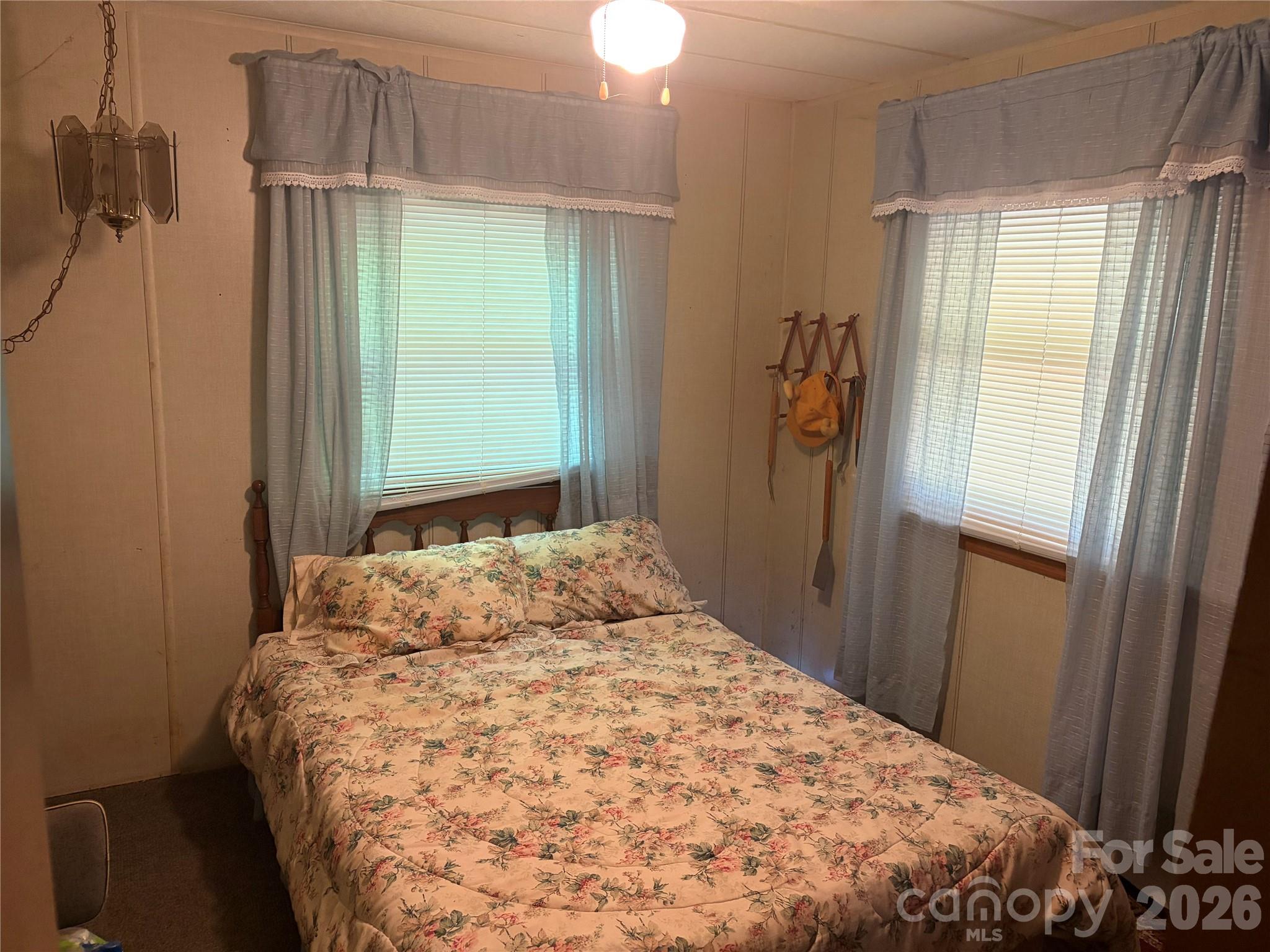 42 Country Meadows Road — Burnsville