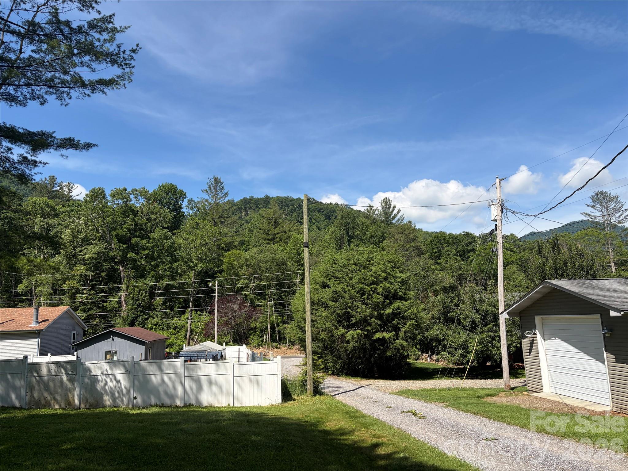 42 Country Meadows Road — Burnsville