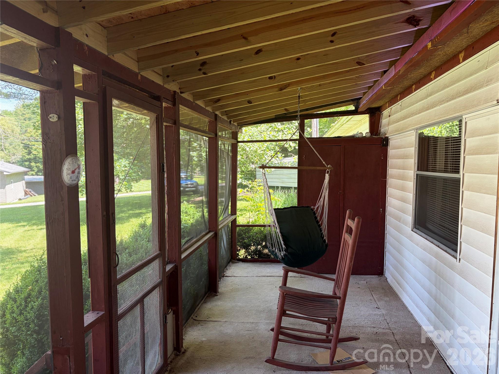 42 Country Meadows Road — Burnsville