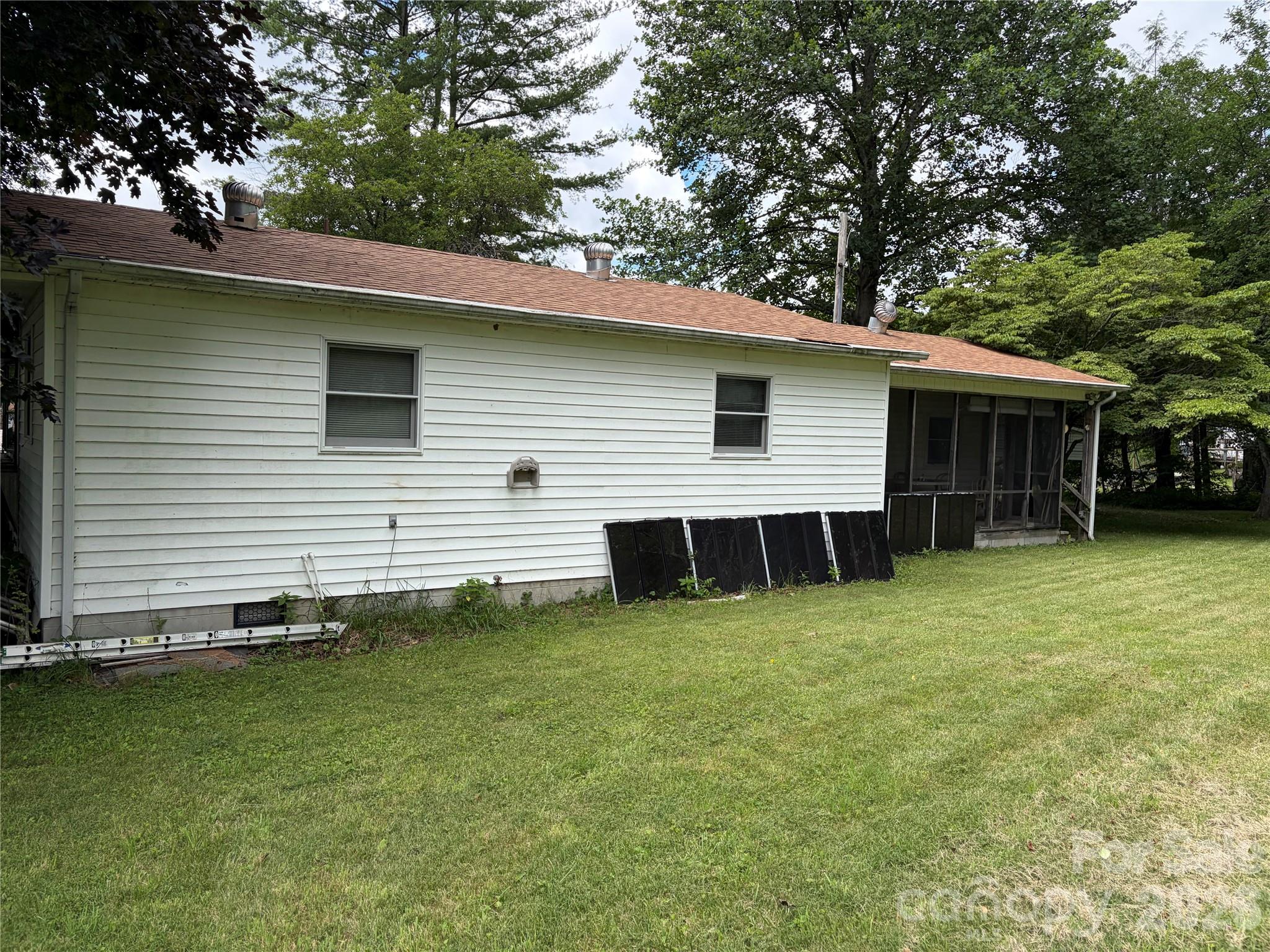42 Country Meadows Road — Burnsville