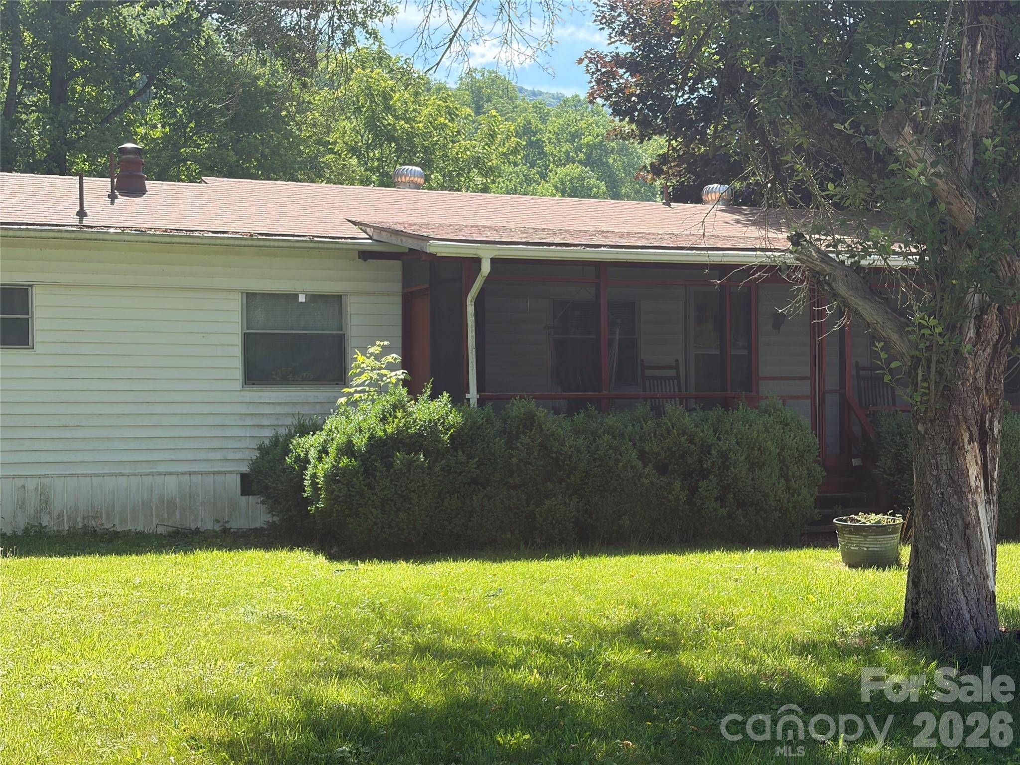 42 Country Meadows Road — Burnsville