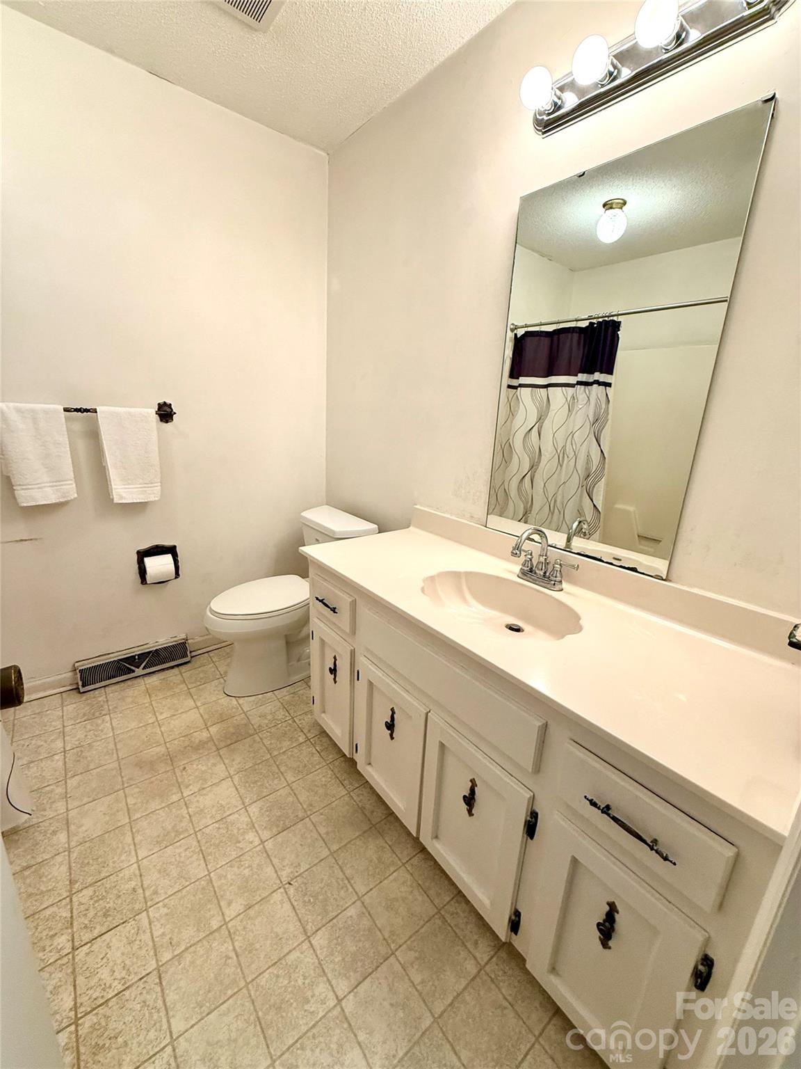 1106 Laurel Woods Drive — Gastonia