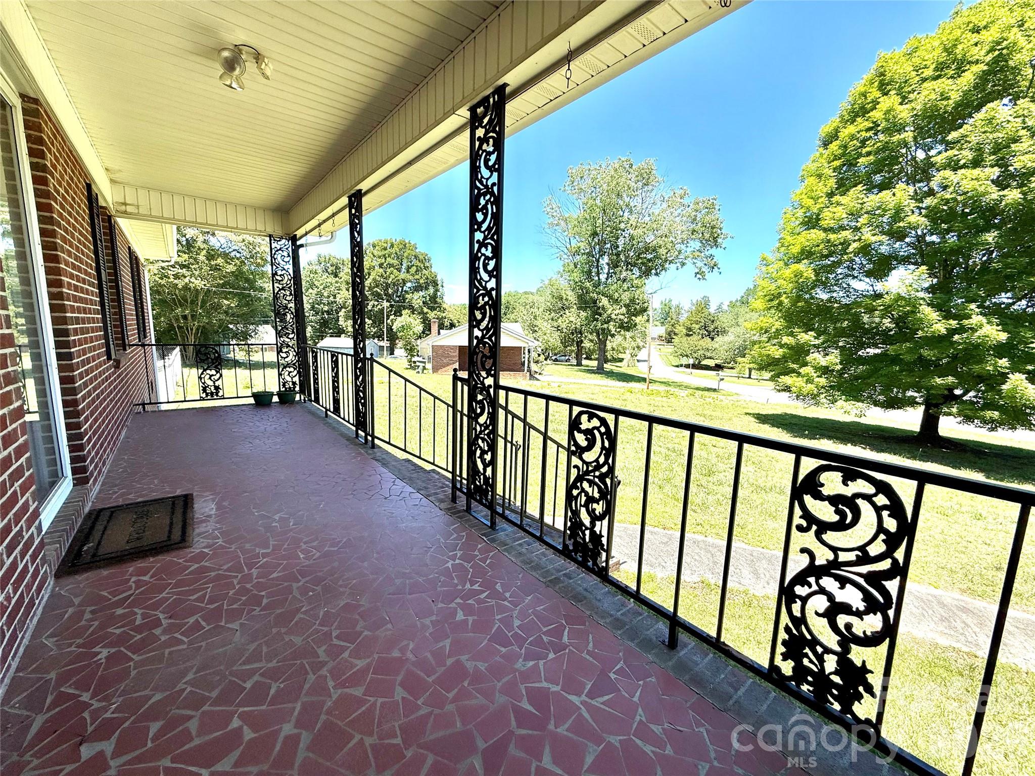 1106 Laurel Woods Drive — Gastonia