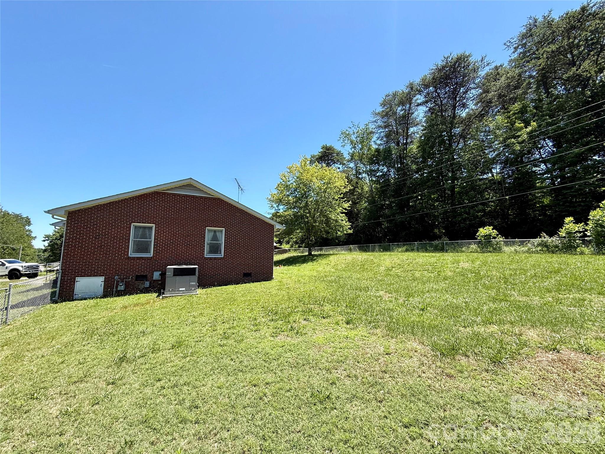 1106 Laurel Woods Drive — Gastonia