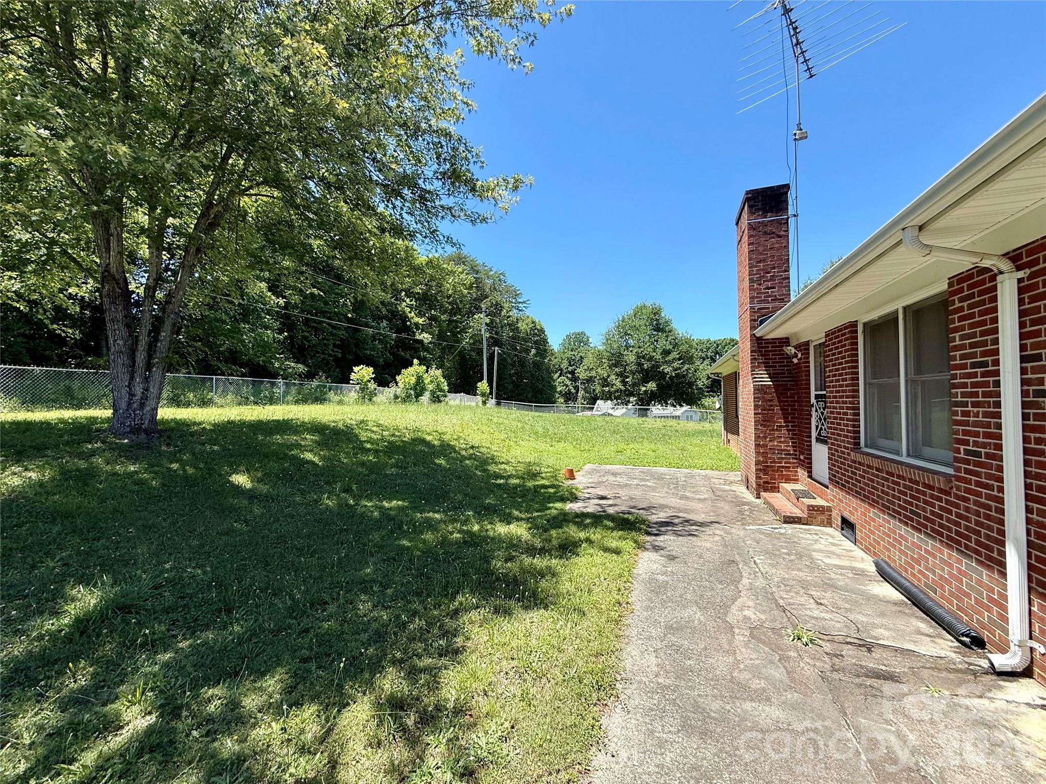 1106 Laurel Woods Drive — Gastonia