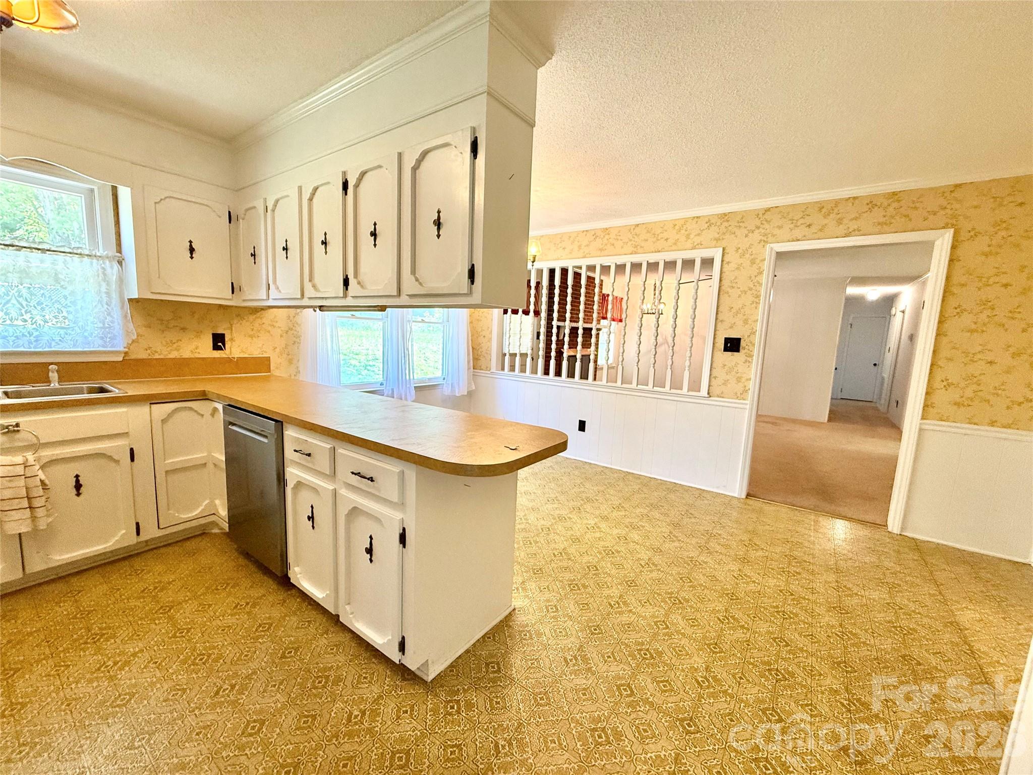 1106 Laurel Woods Drive — Gastonia