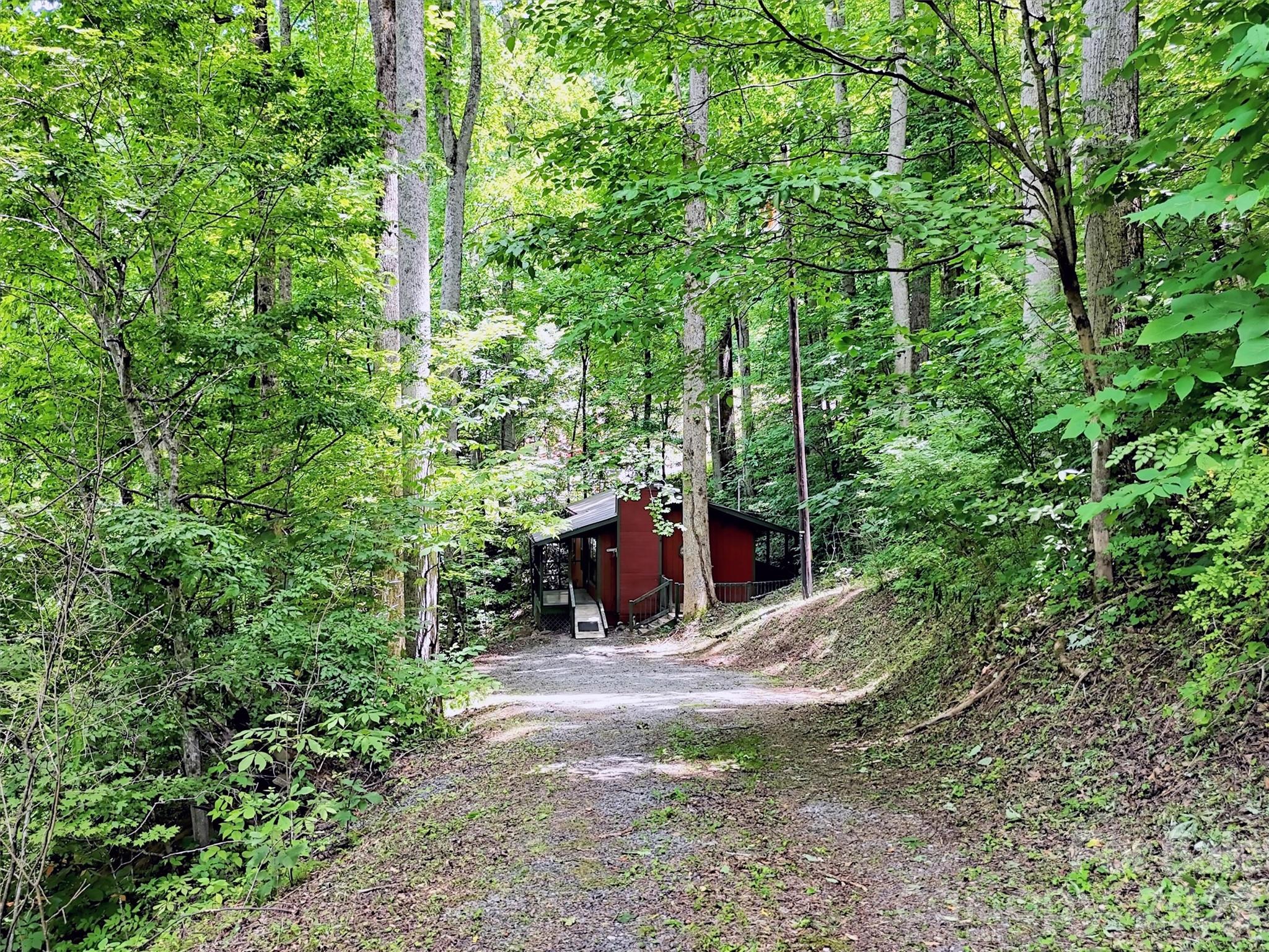 279 Rocky Top Road — Maggie Valley
