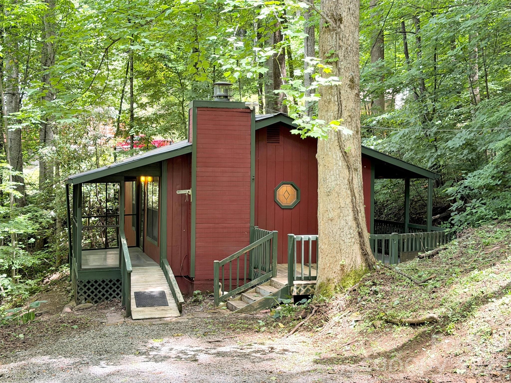 279 Rocky Top Road — Maggie Valley