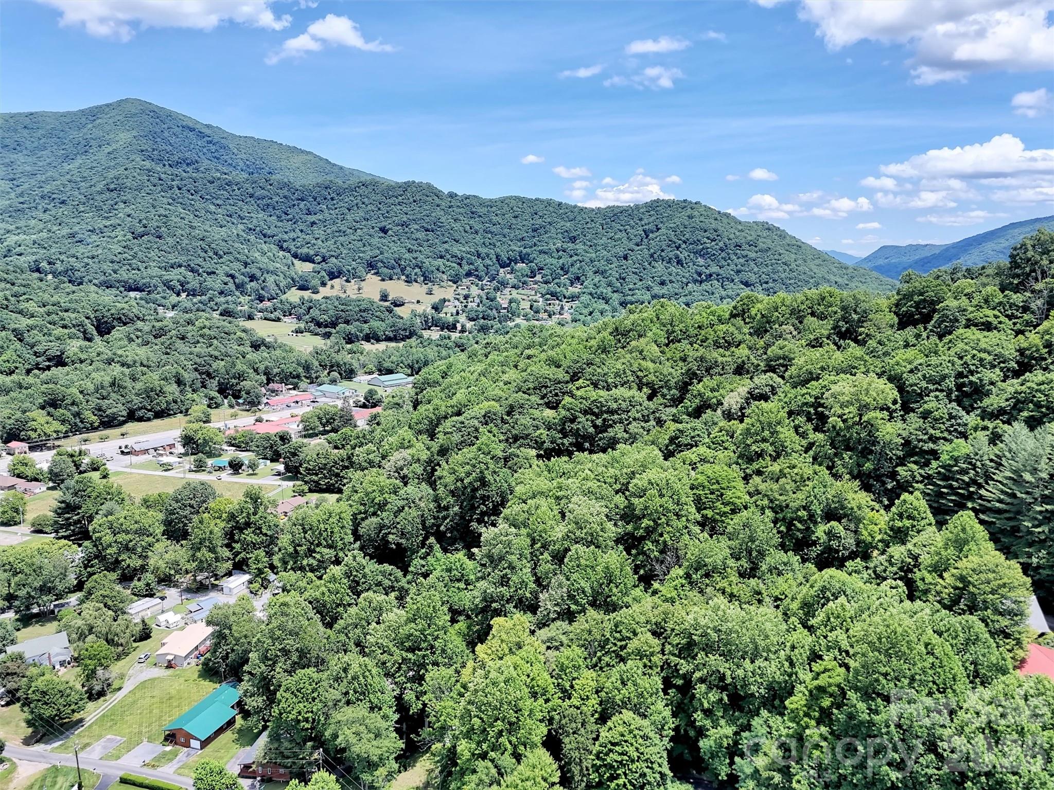 279 Rocky Top Road — Maggie Valley