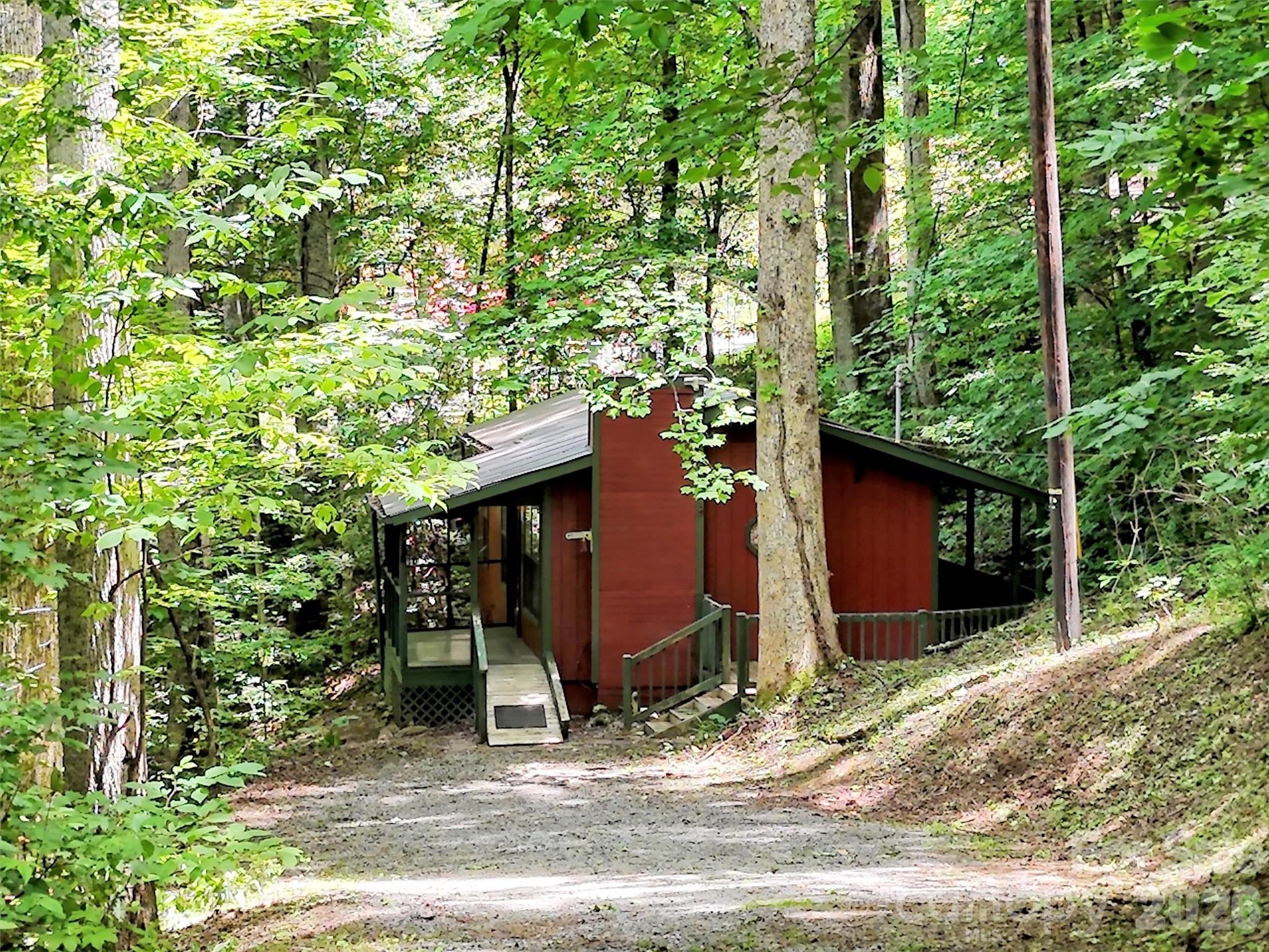 279 Rocky Top Road — Maggie Valley