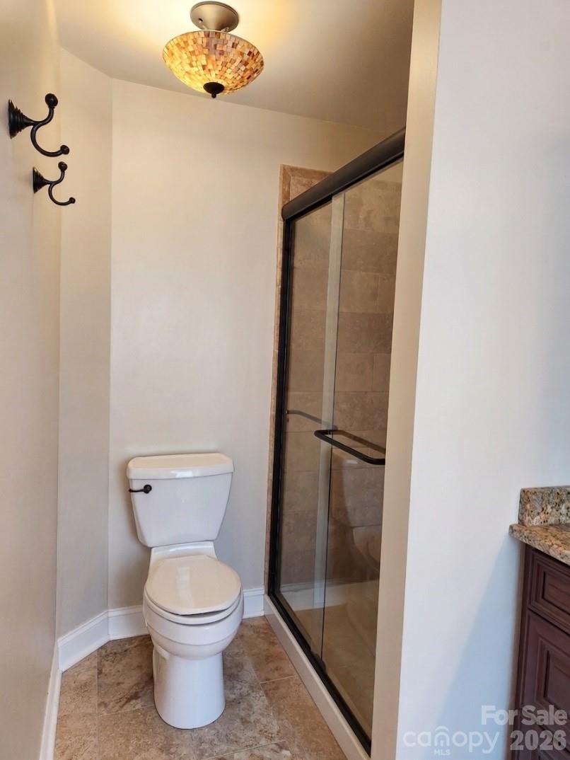 104 Rock Ridge Lane — Mount Holly