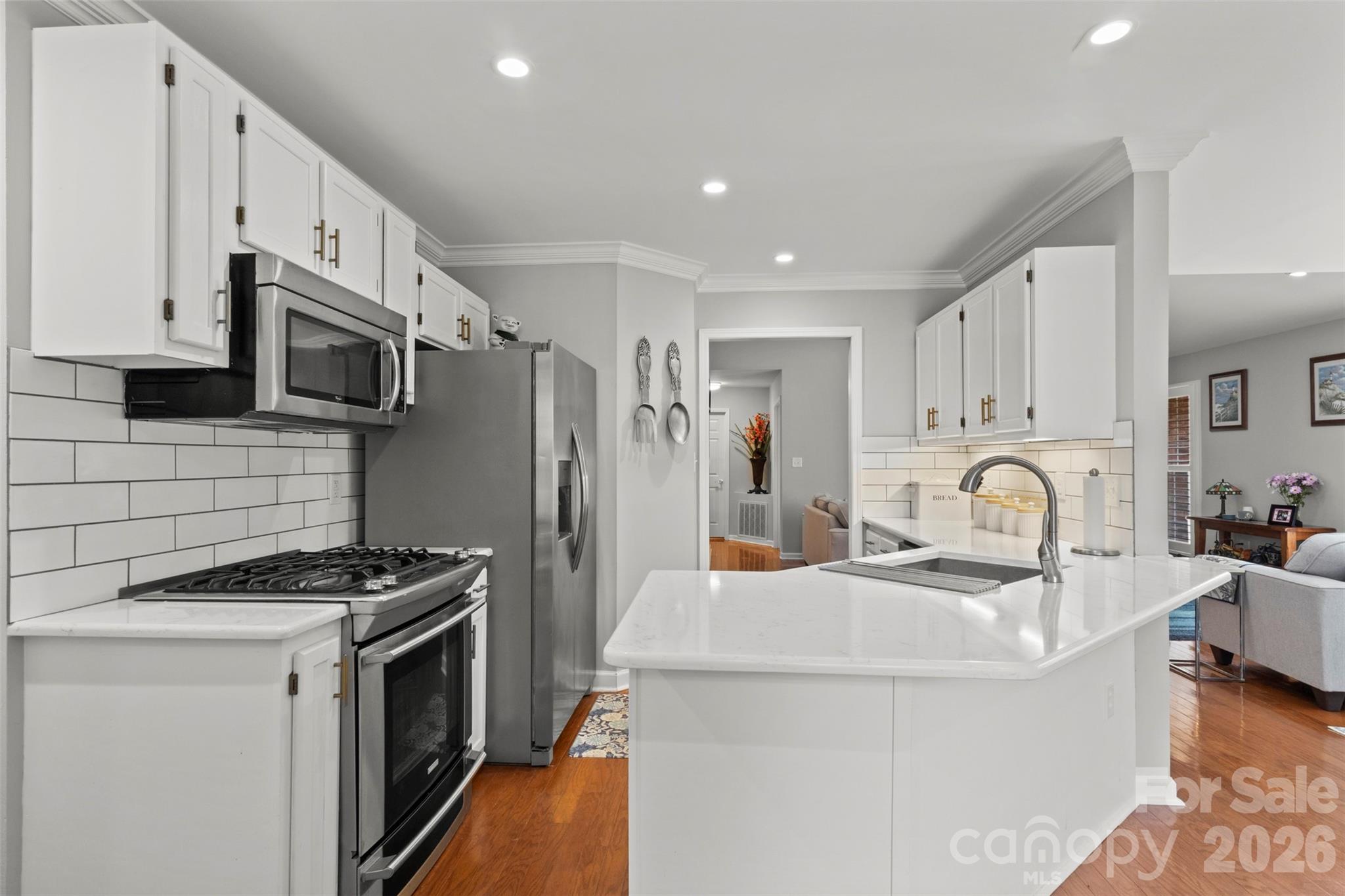 7760 Wallace Lane — Denver
