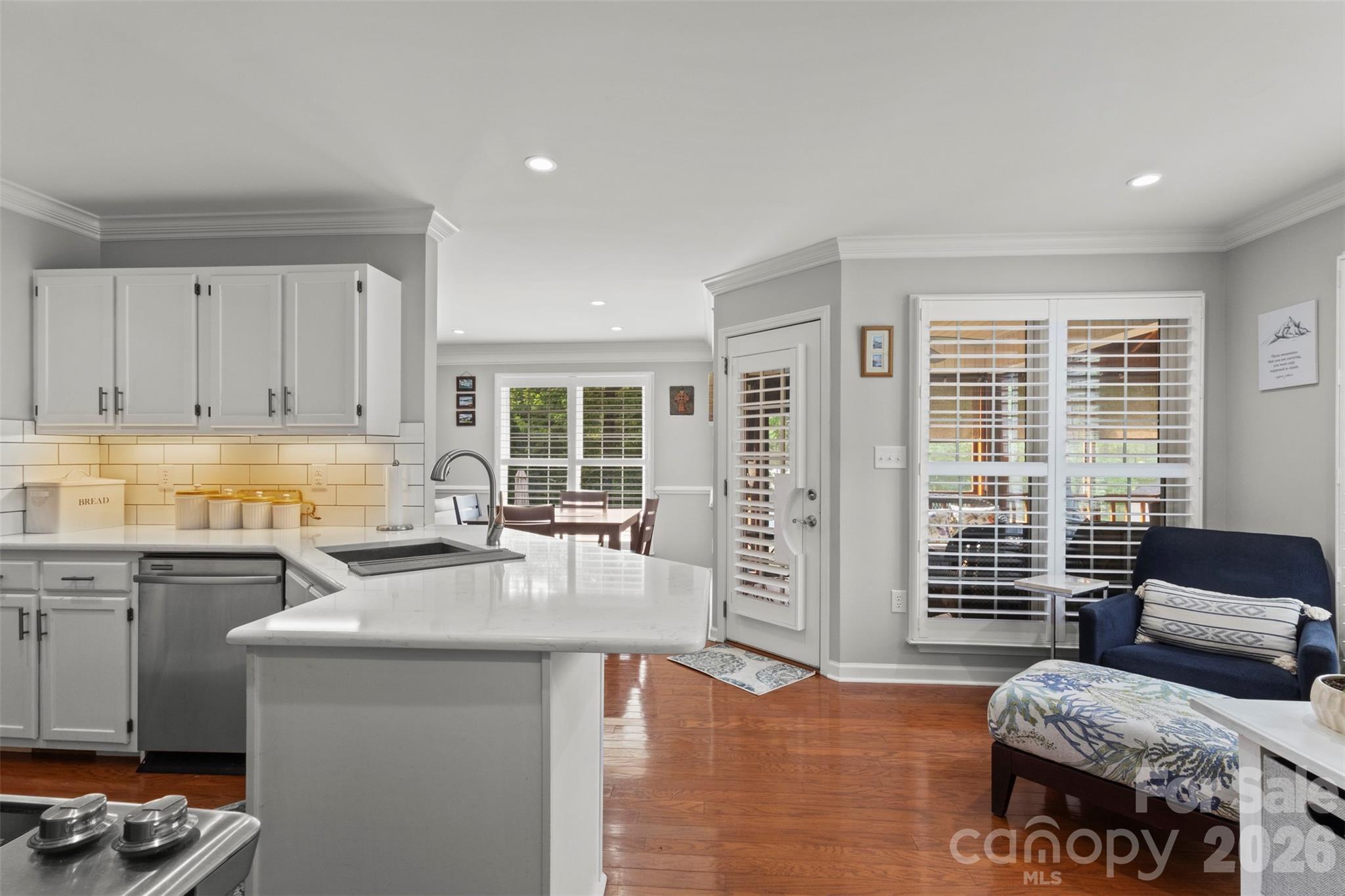 7760 Wallace Lane — Denver