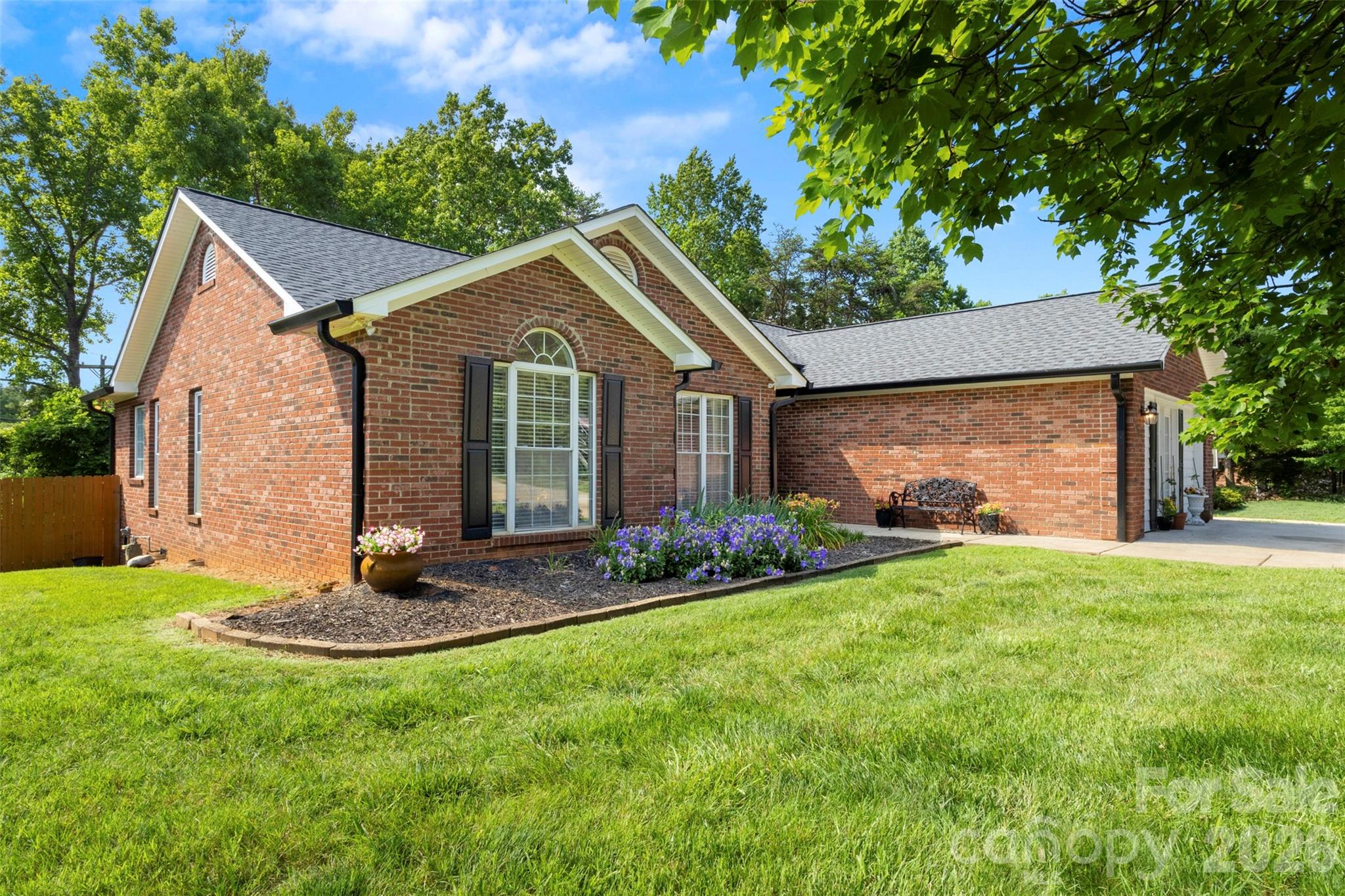 7760 Wallace Lane — Denver