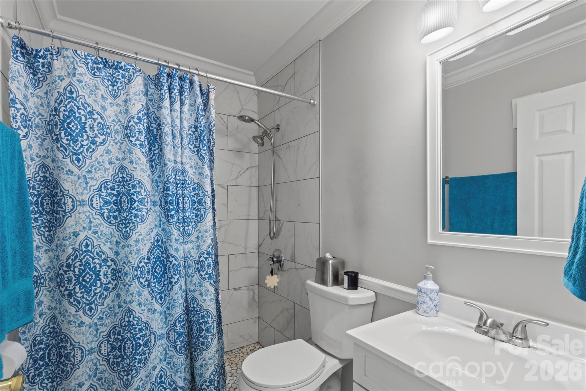 7760 Wallace Lane — Denver