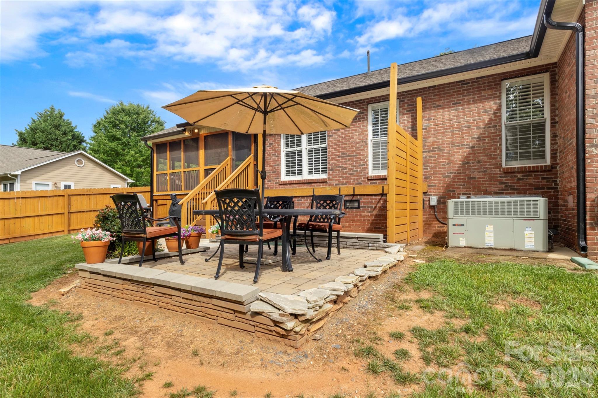 7760 Wallace Lane — Denver
