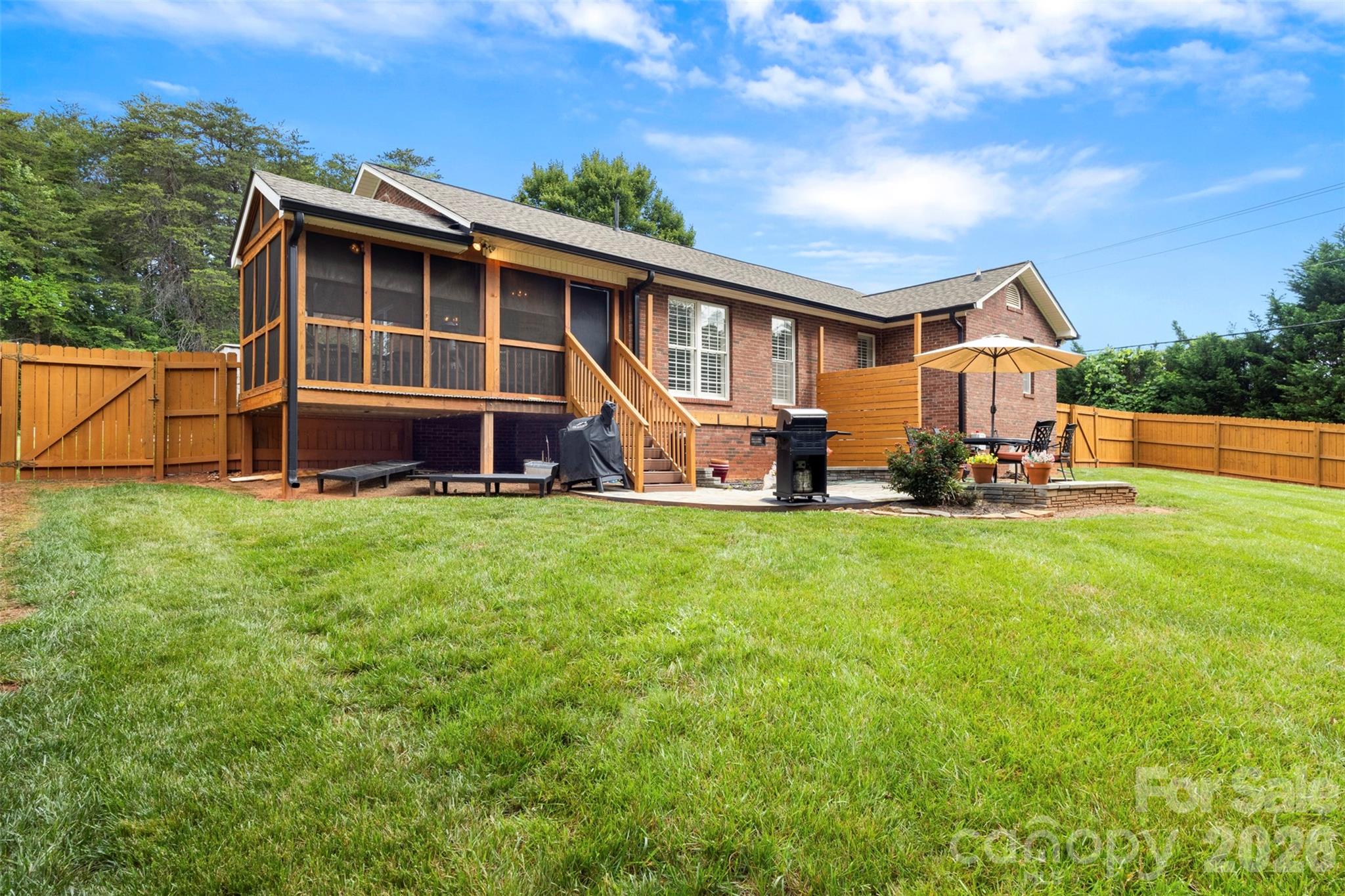 7760 Wallace Lane — Denver