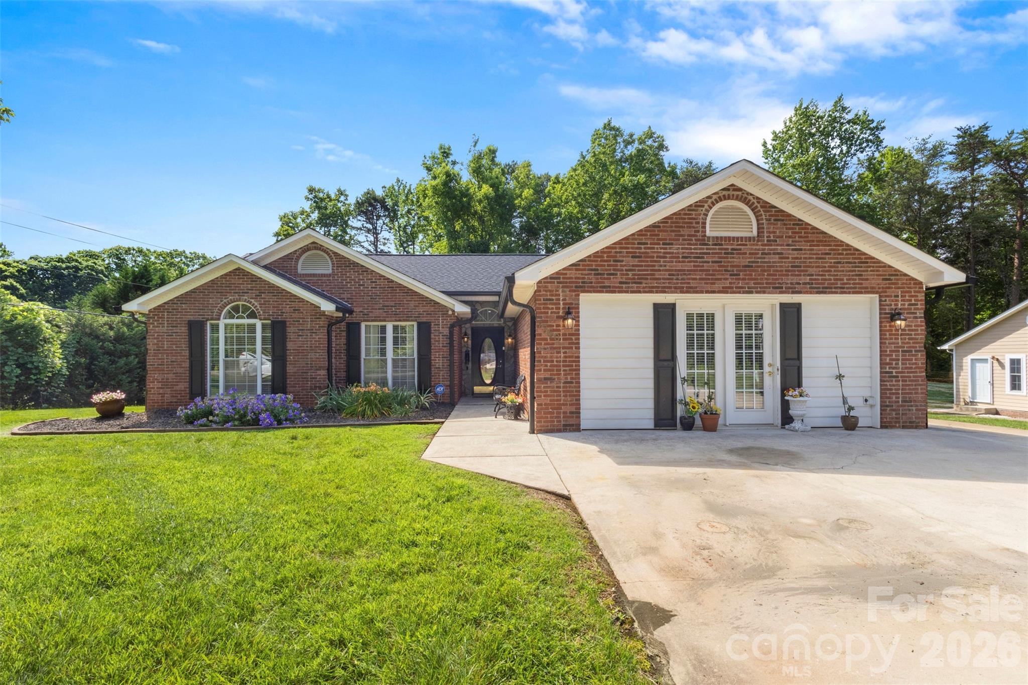 7760 Wallace Lane — Denver
