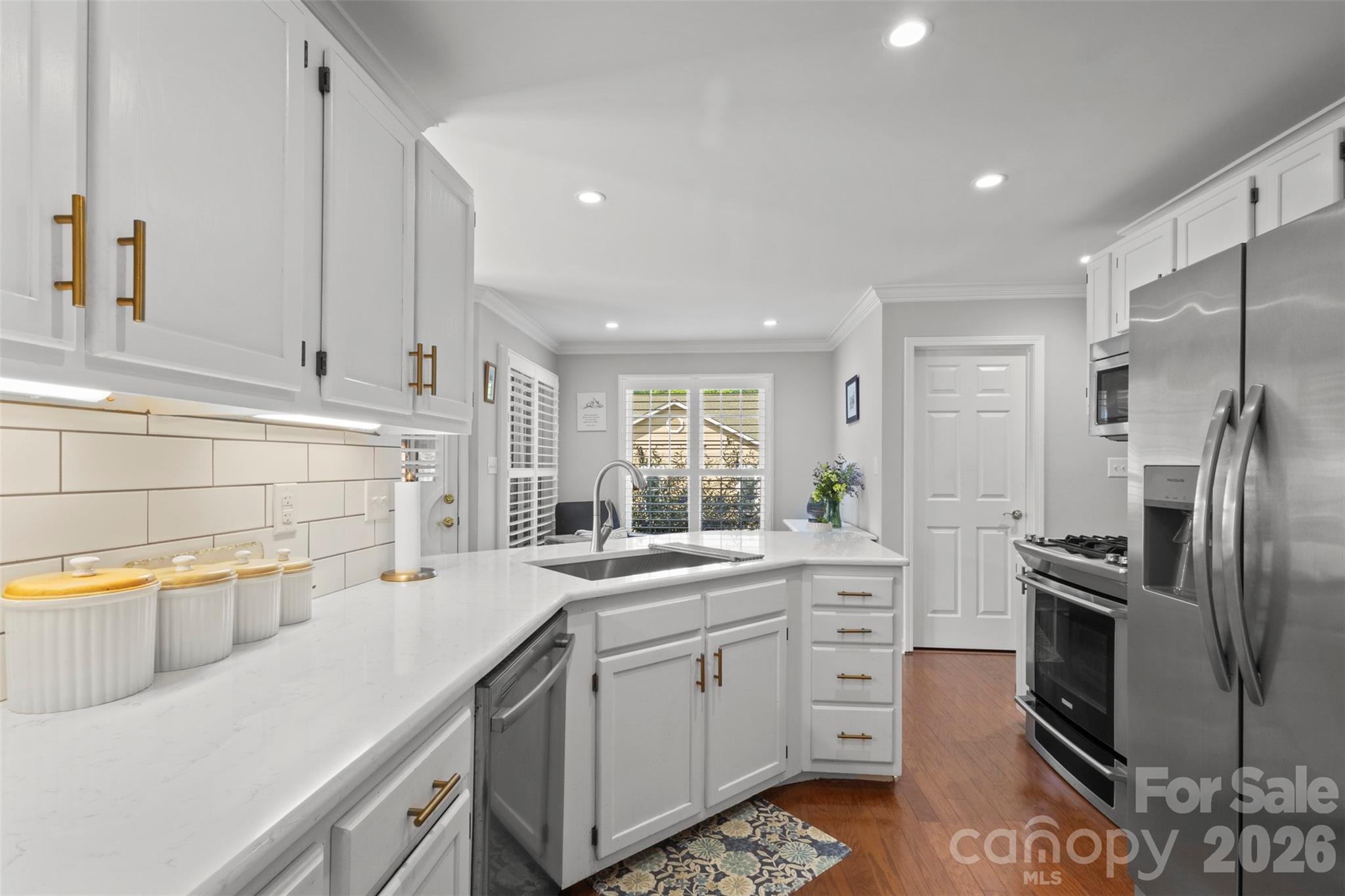 7760 Wallace Lane — Denver
