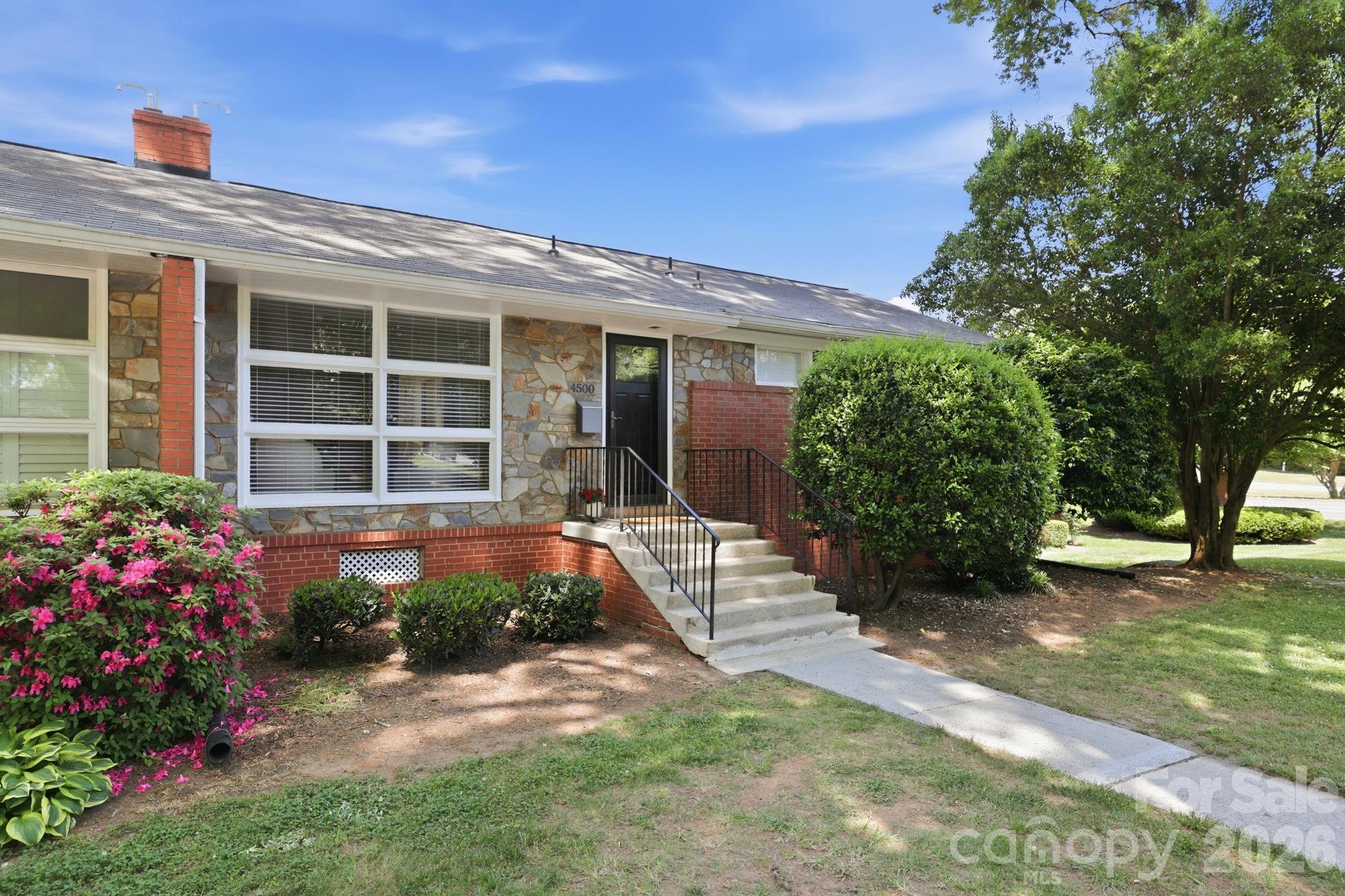 4500 Woodlark Lane — Charlotte