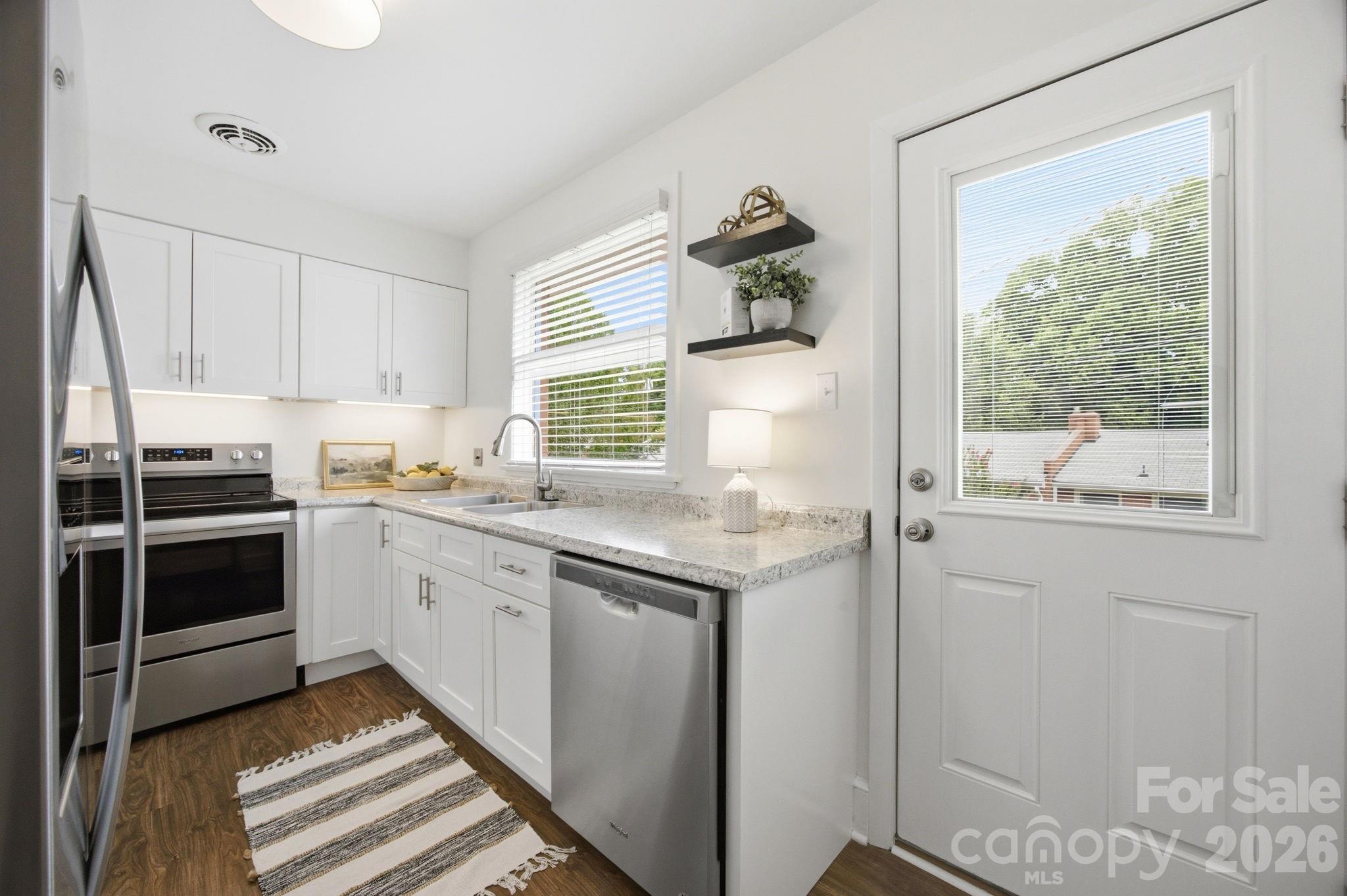 4500 Woodlark Lane — Charlotte