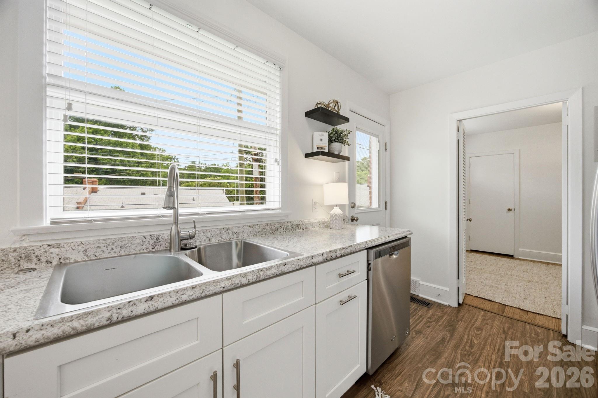 4500 Woodlark Lane — Charlotte