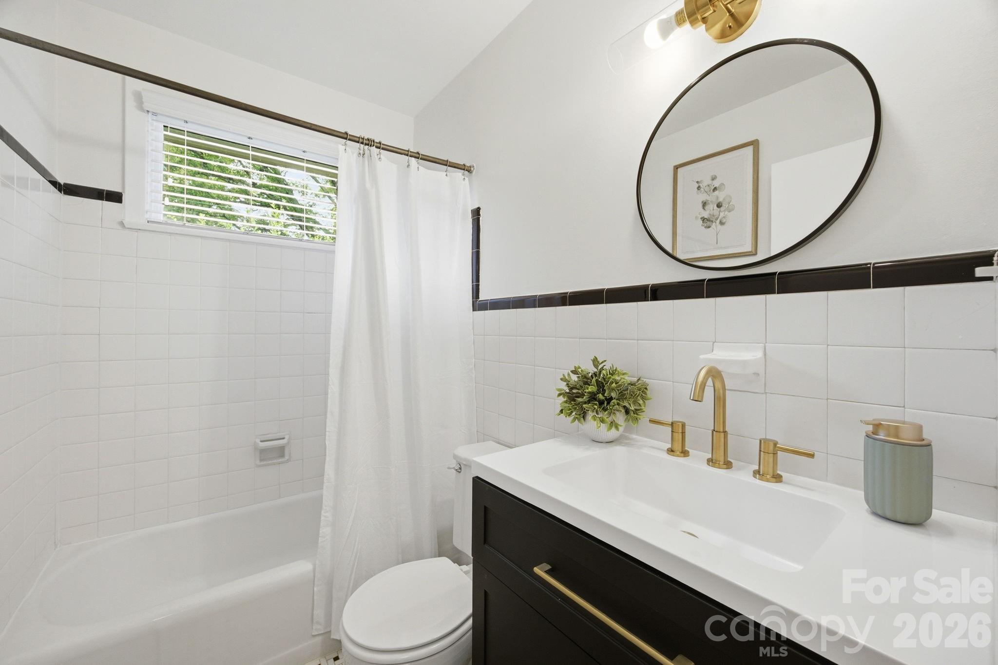 4500 Woodlark Lane — Charlotte