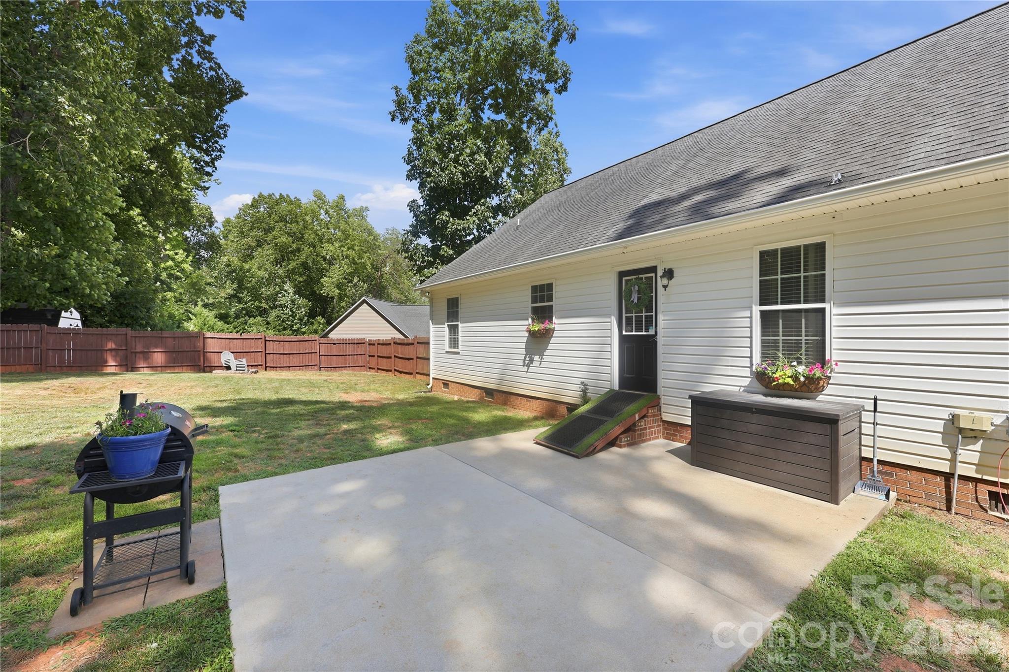 175 Rose Brier Lane — Salisbury
