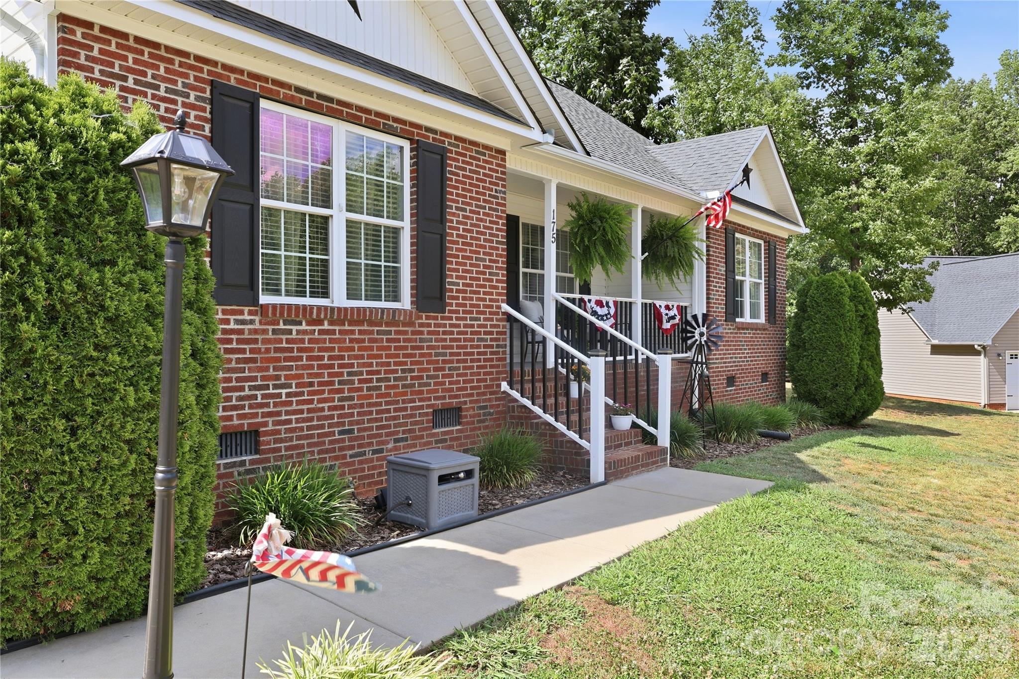 175 Rose Brier Lane — Salisbury