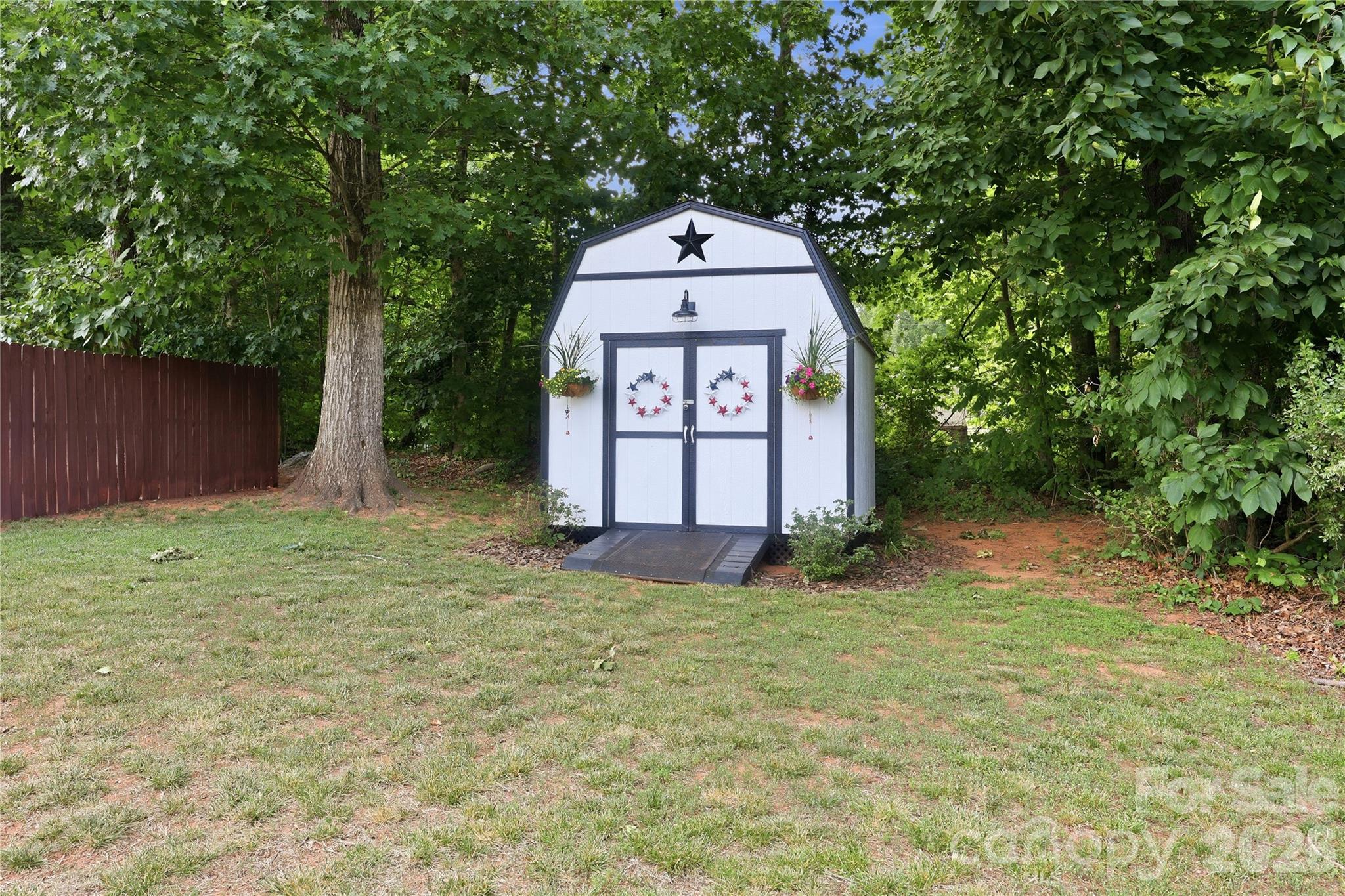 175 Rose Brier Lane — Salisbury